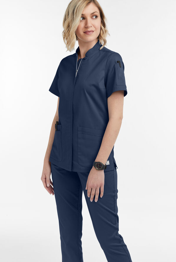 Blusa médica UA Butter-Soft STRETCH con cremallera y 6 bolsillos para mujer - Navy - 2
