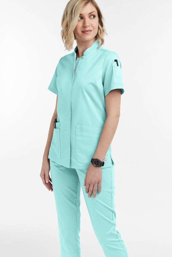 Blusa m&eacute;dica UA Butter-Soft STRETCH con cremallera y 6 bolsillos para mujer - Aqua Moon - 2
