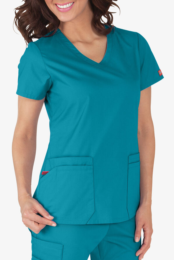 Blusa m&eacute;dica Dickies EDS Signature de corte contempor&aacute;neo con cuello en V y 6 bolsillos para mujer - Teal - 4
