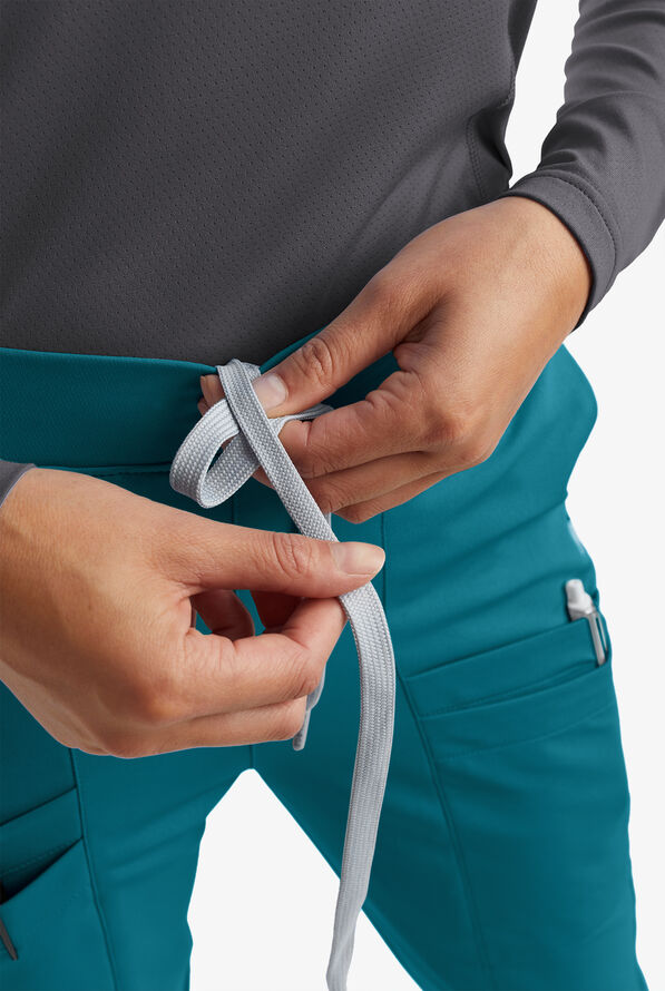 Pantal&oacute;n m&eacute;dico ReSurge by Butter-Soft Petite estilo jogger con 8 bolsillos para mujer **Ligeramente IRREGULAR** - Caribbean Blue - 3