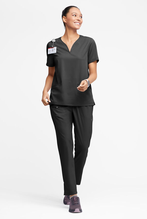 Blusa médica WhisperLite Dahlia Stretch con cuello con muesca y 4 bolsillos para mujer - Black - 3