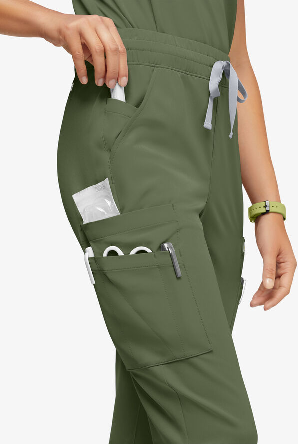 Pantalón médico ReSurge Topaz con cordón ajustable y 11 bolsillos para mujer - Light Olive - 3
