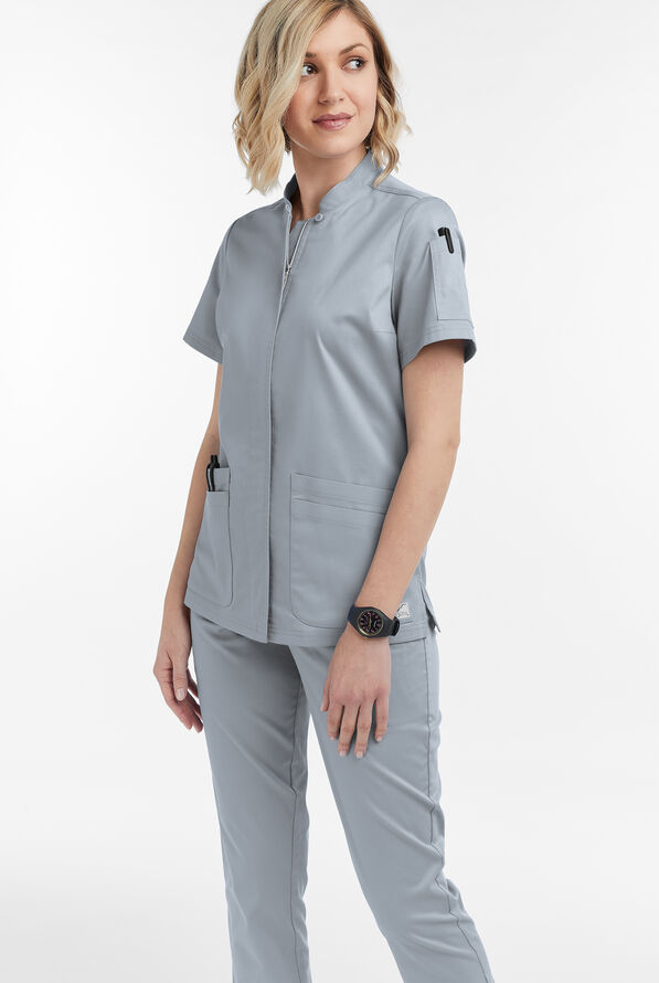Blusa m&eacute;dica UA Butter-Soft STRETCH con cremallera y 6 bolsillos para mujer - Silver - 2
