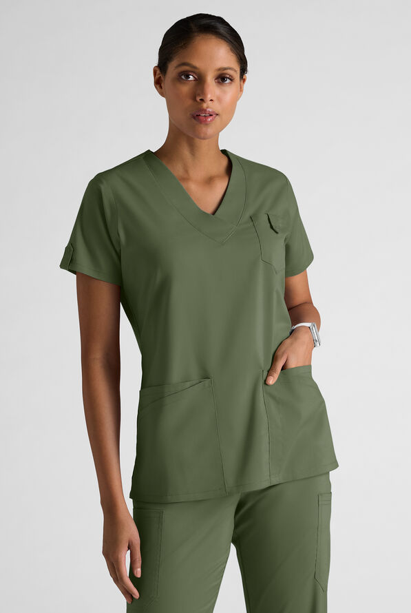 Blusa médica UA Butter-Soft STRETCH con cuello en V y 5 bolsillos para mujer - Light Olive - 1