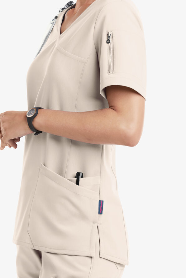 Blusa m&eacute;dica MOVEMENT by Butter-Soft Capella estilo cruzado con 5 bolsillos para mujer - Khaki Shale - 5