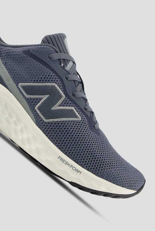 New Balance Men's Fresh Foam Arishi v4 Graphite / Slate Grey Athletic Lace Up Shoes - null - 3