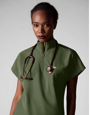ReSurge Rhine 5-Pocket Oversized Zip Collar Scrub Top