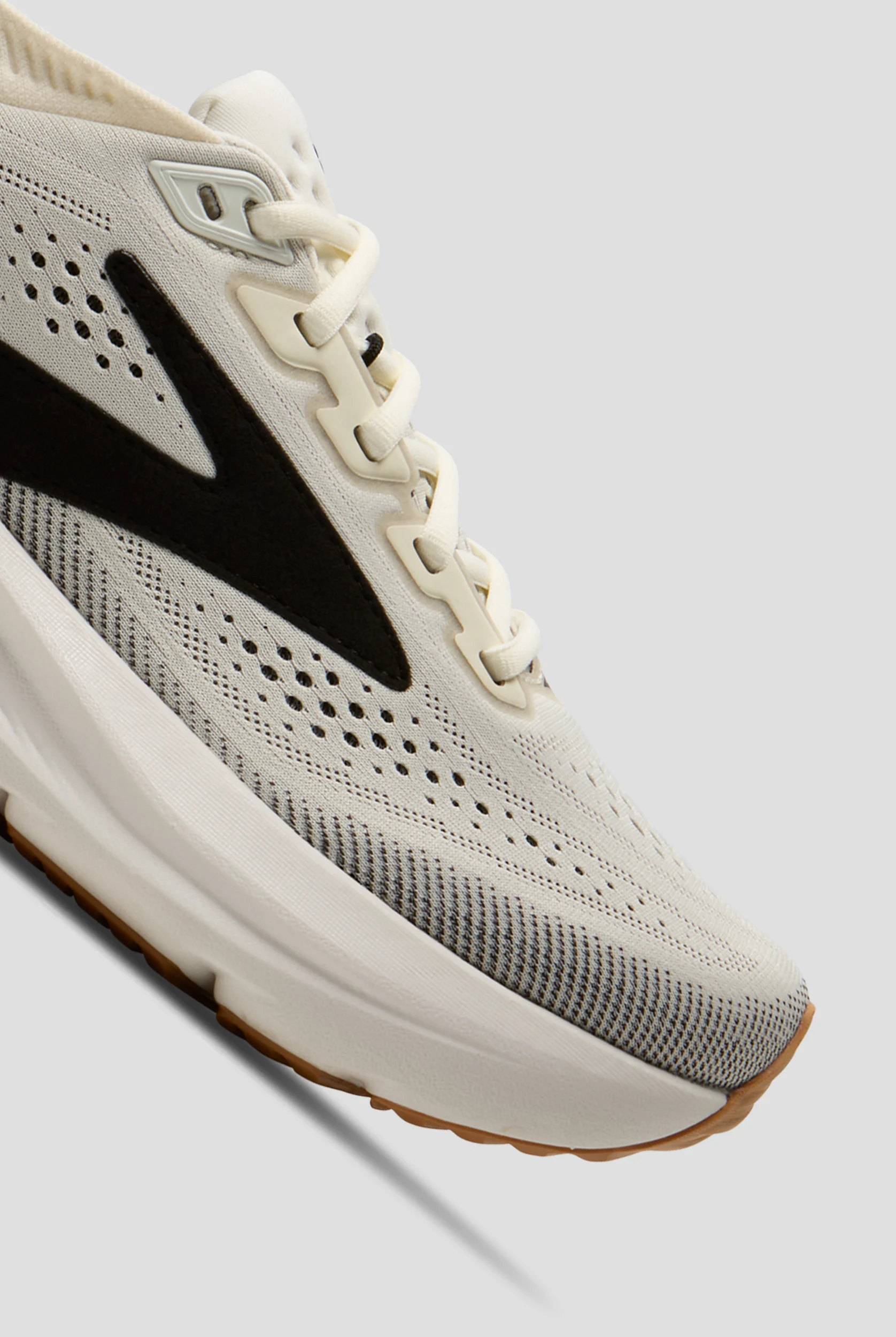 Brooks Women's Glycerin 23 White/Black/Biscuit Athletic Lace Up Shoes