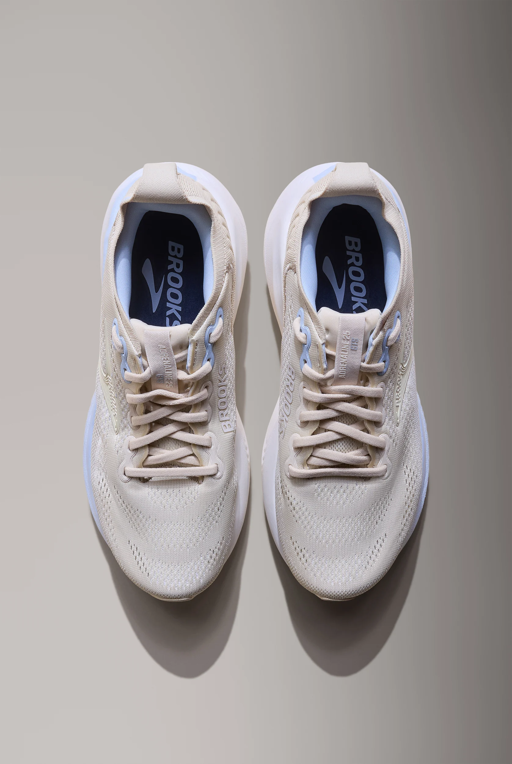 Zapatillas deportivas Brooks Adrenaline GTS 25 Sand/Coconut/Skyway con cordones para mujer