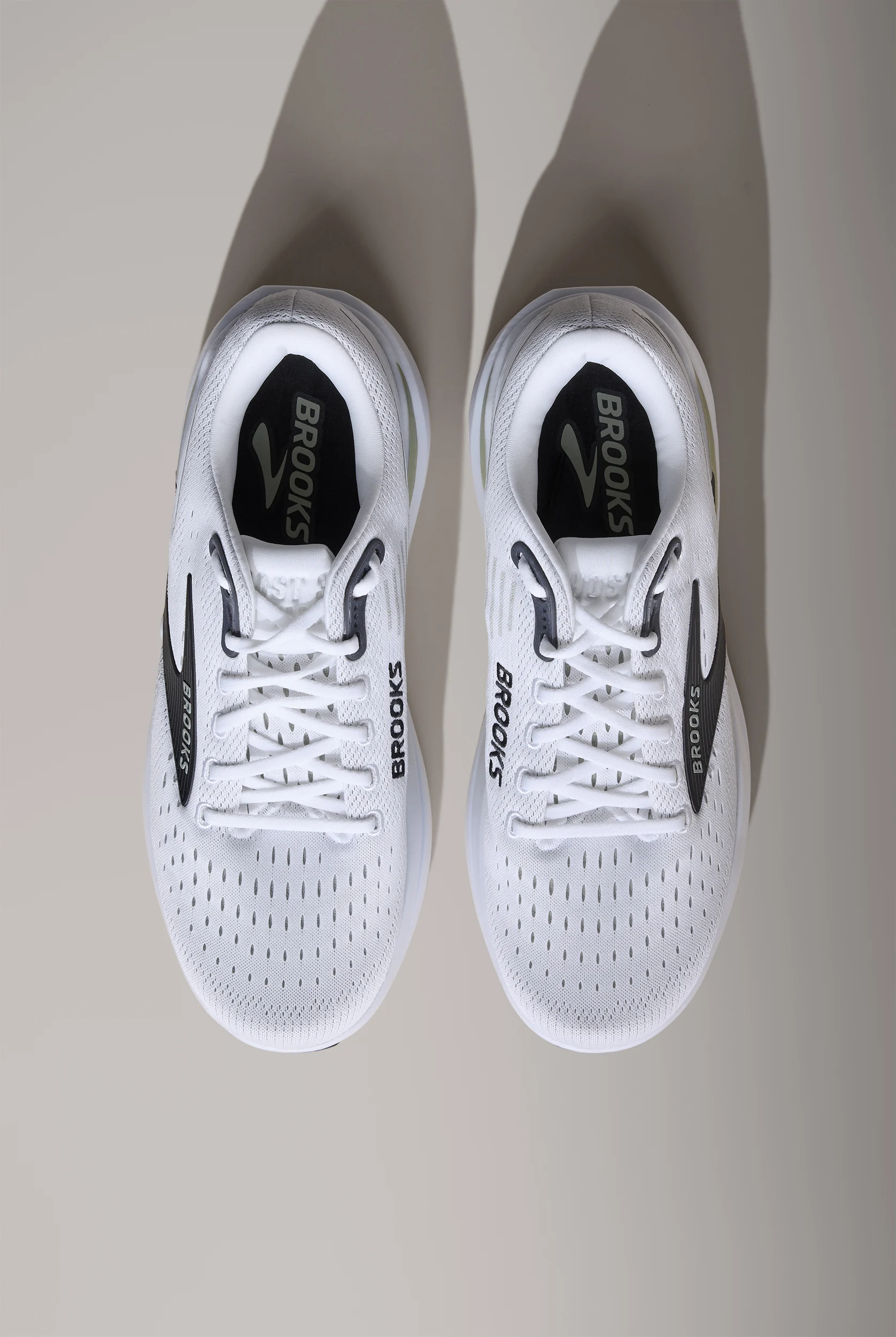 Zapatillas deportivas Brooks Ghost Max 3 Bright White/Tea/Black con cordones para hombre