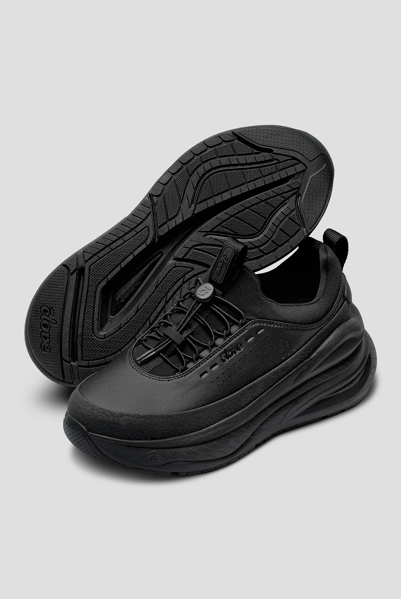 Zapatillas deportivas Clove Supercush&trade; Forte All Black Bungee para mujer