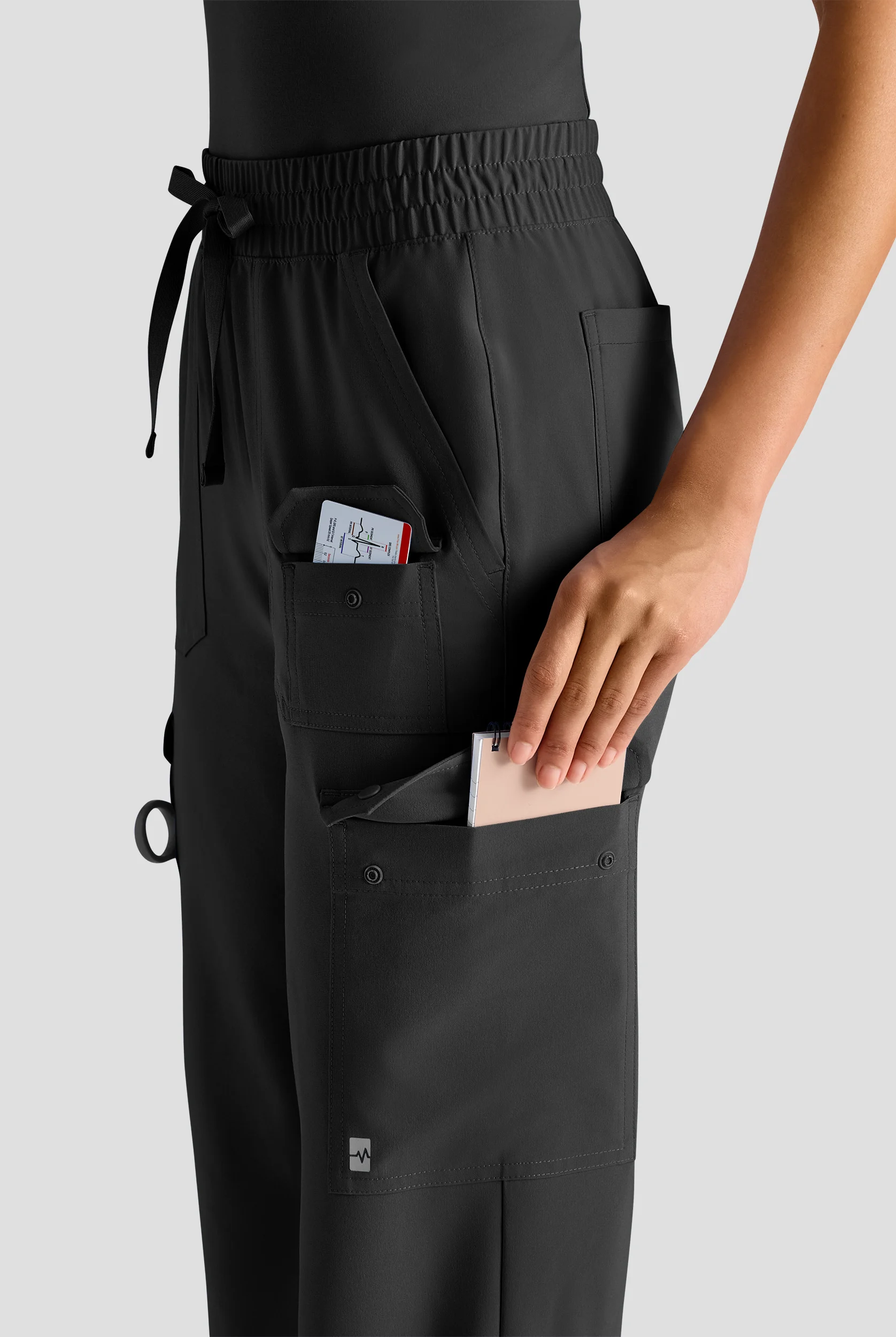 Pantal&oacute;n m&eacute;dico Easy STRETCH Ayo Petite estilo cargo con 10 bolsillos para mujer