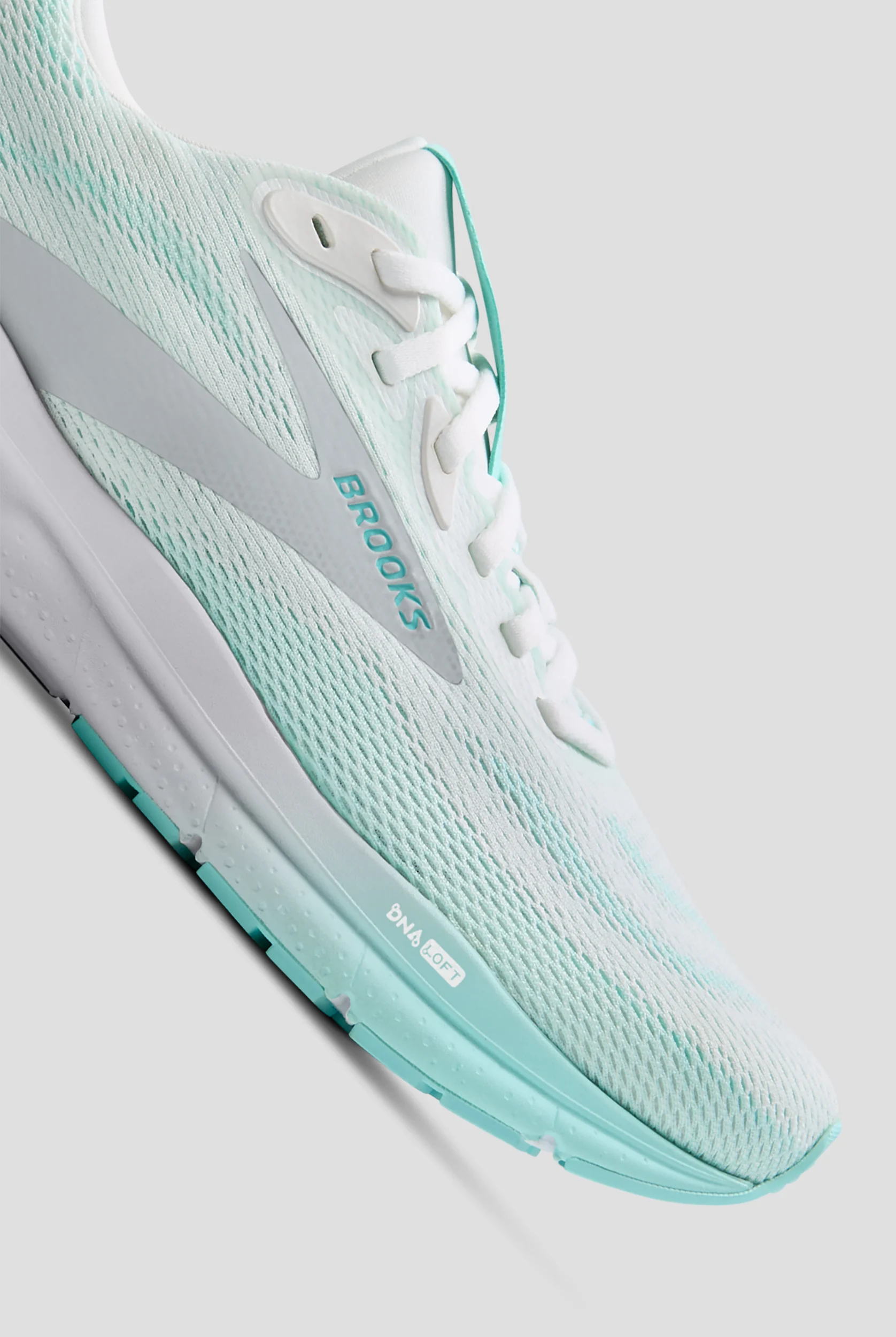 Brooks Women's Trace 4 Bright White/Limpet/Oyster Athletic Lace Up Shoes