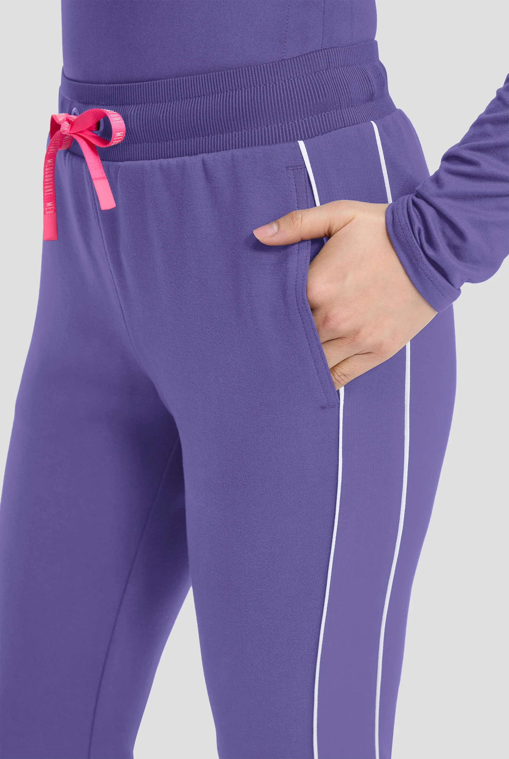 Pantal&oacute;n m&eacute;dico Med Couture Layers Scuba Knit STRETCH estilo cargo con piernas rectas y 2 bolsillos para mujer