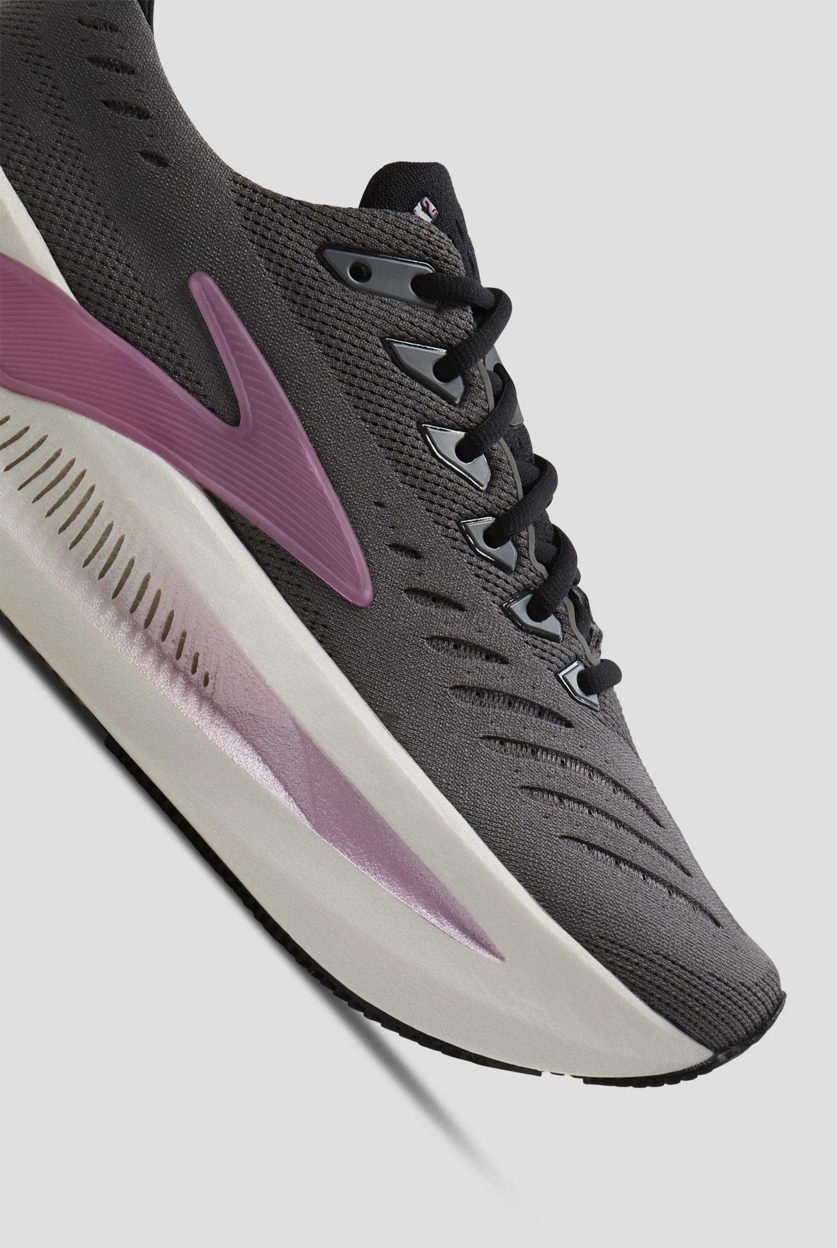 Brooks Women's Glycerin Max 2 Grey/Coconut/Metallic Athletic Lace Up Shoes