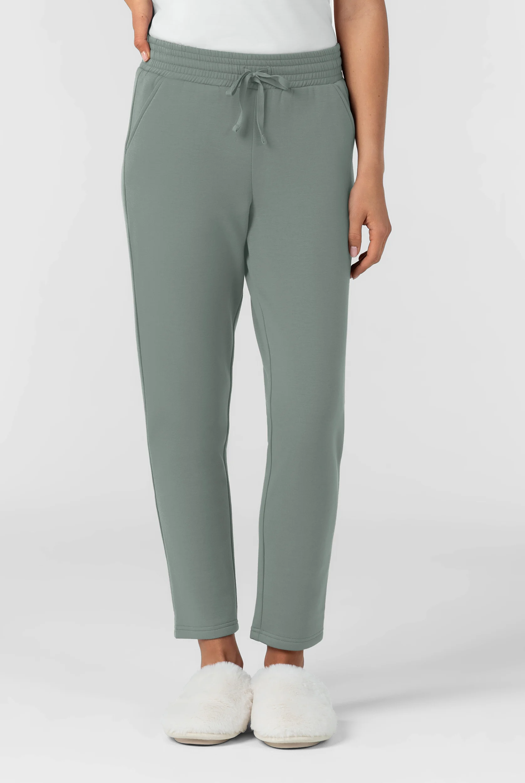 Wink Unwind Women's 2-Pocket STRETCH Fleece Slim Leg Scrub Pants