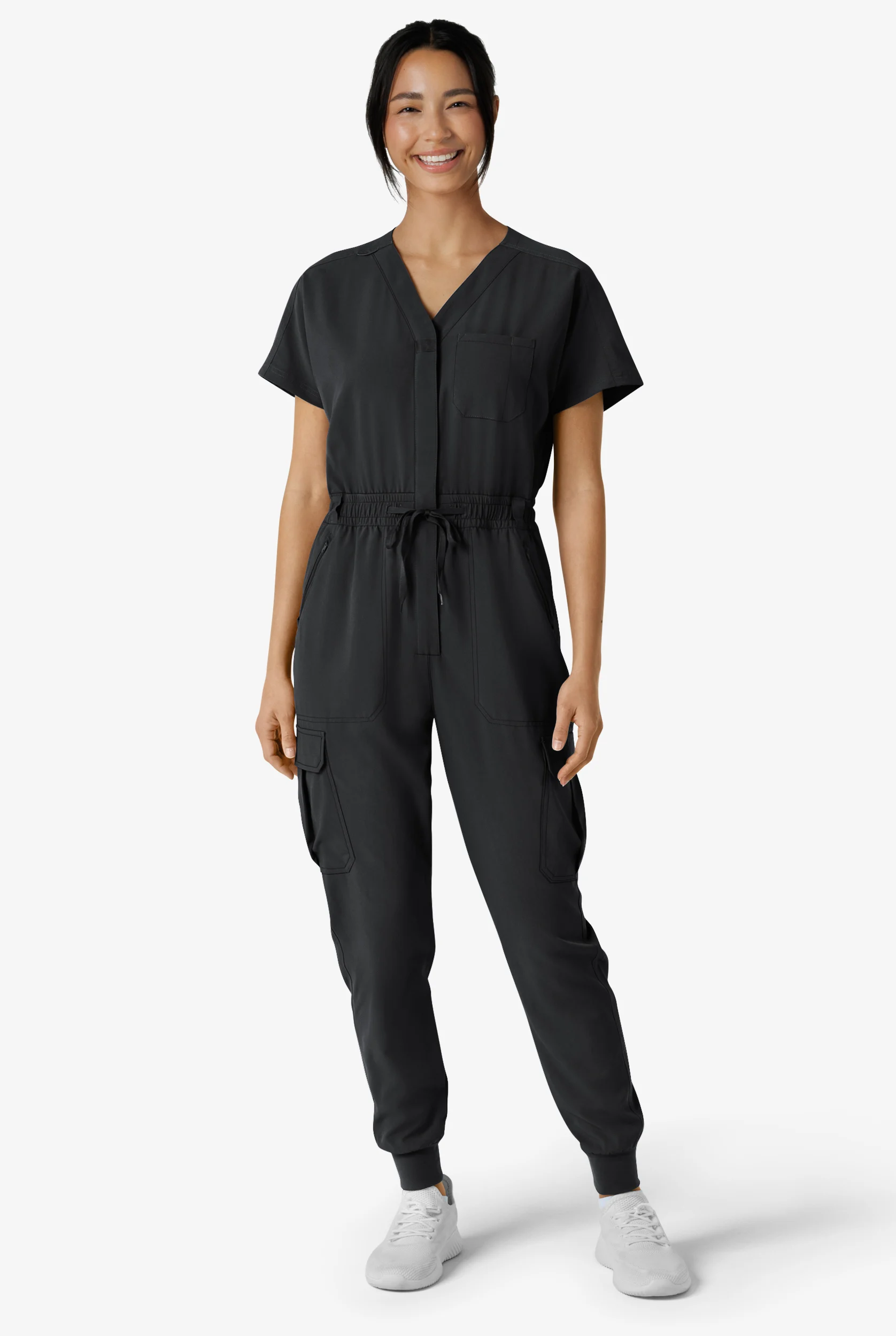 Mono m&eacute;dico WonderWink Renew STRETCH estilo cargo jogger con cuello en V y 7 bolsillos para mujer