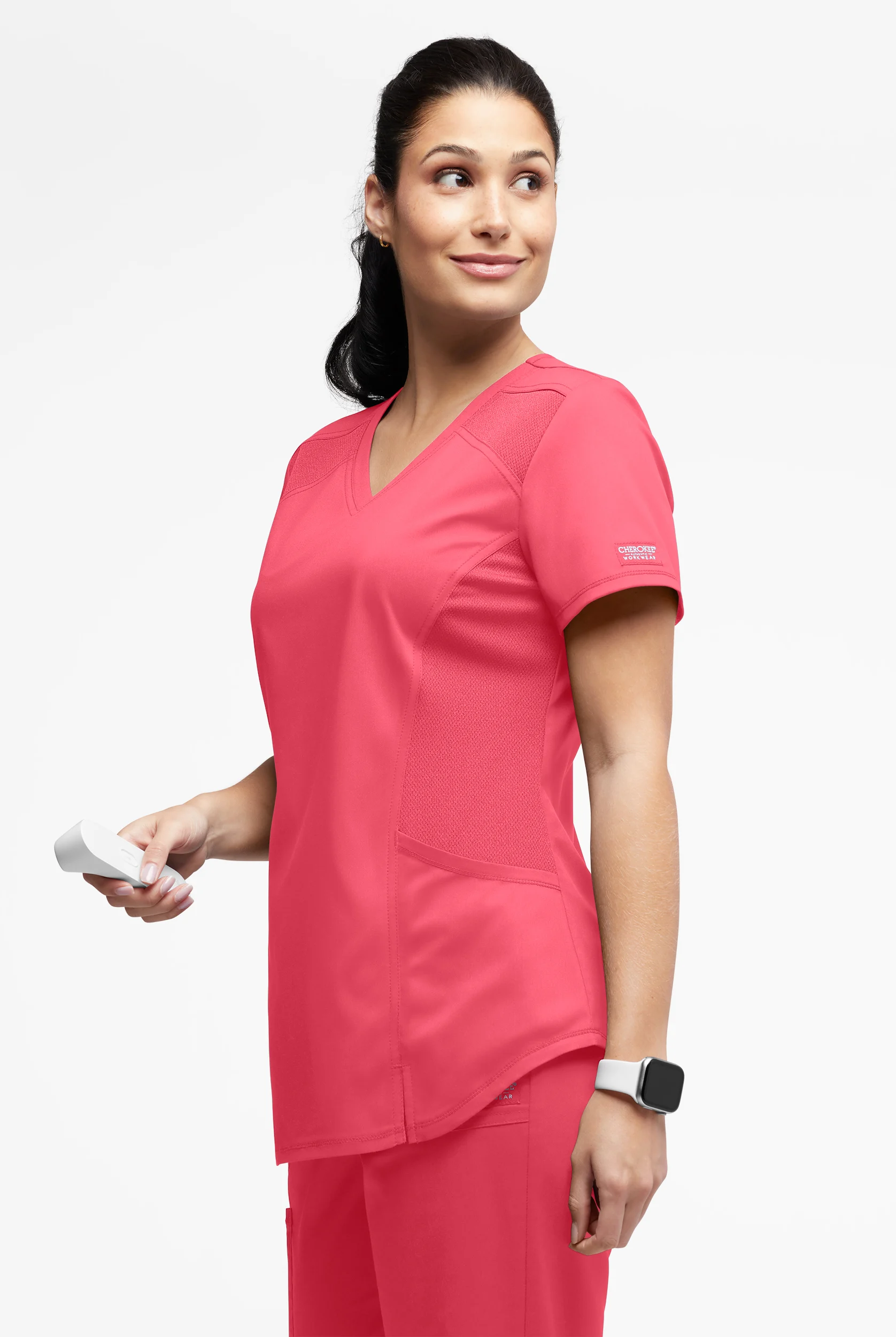 Camisa m&eacute;dica Cherokee Workwear Revolution STRETCH con paneles de malla y 2 bolsillos para hombre exclusiva de UA