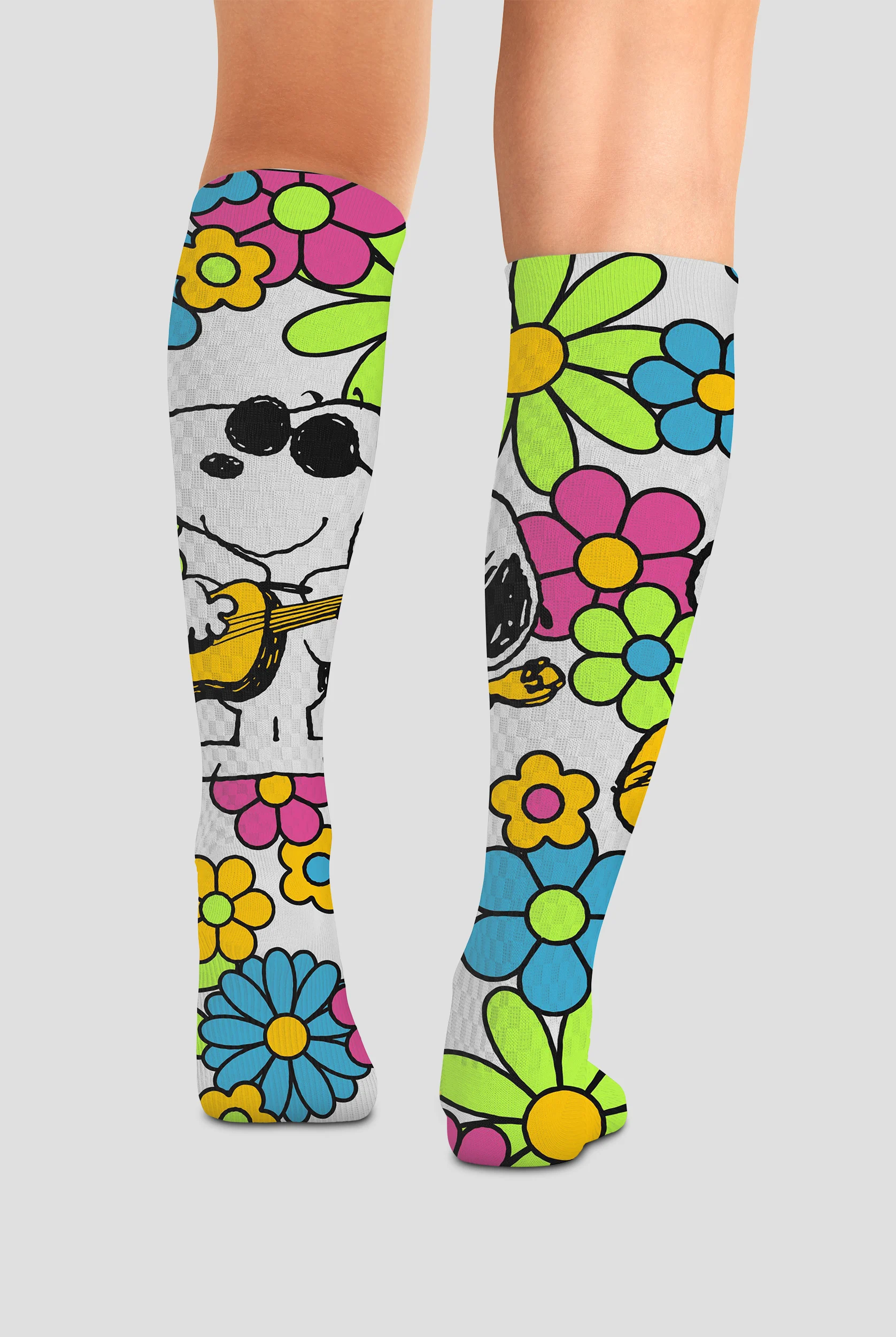 Calcetines de compresi&oacute;n anchos Tooniforms Snoopy Groove para mujer - 10-15 mmHg