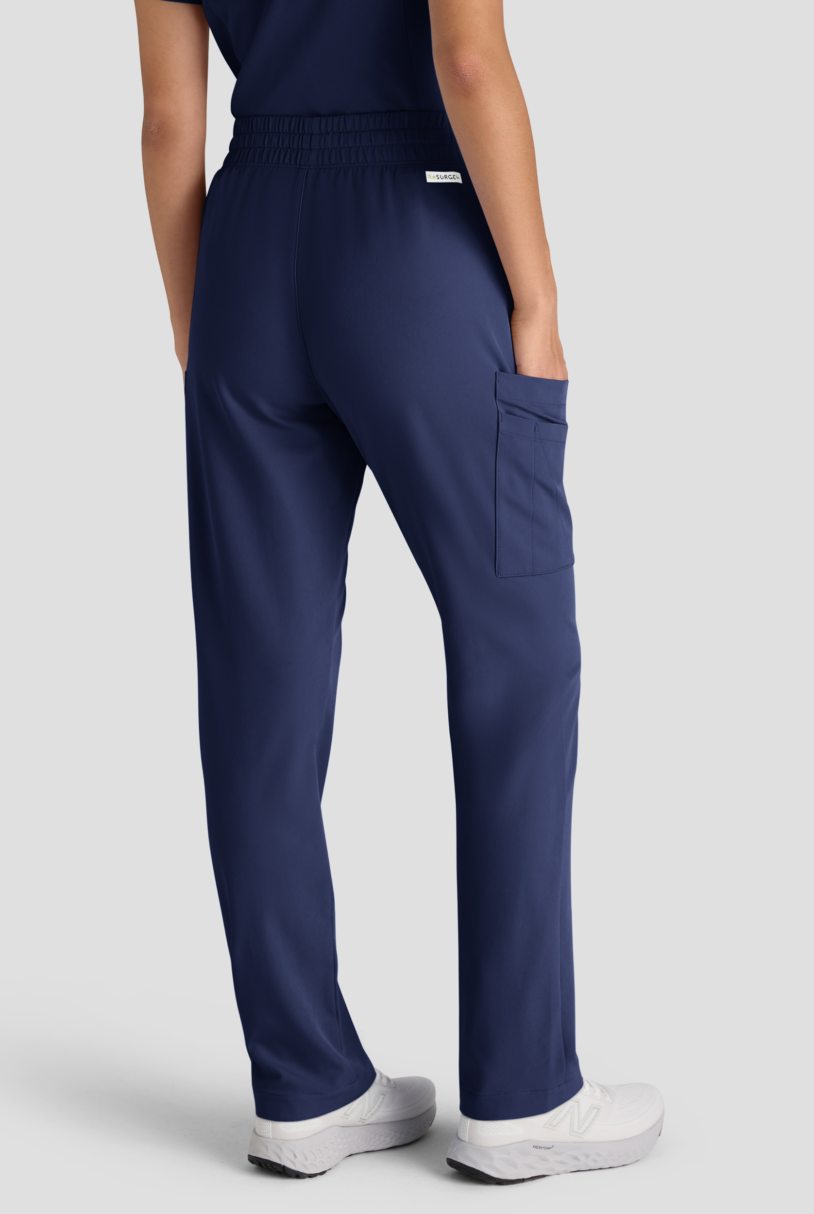 Pantal&oacute;n m&eacute;dico ReSurge Topaz Petite con cord&oacute;n ajustable y 11 bolsillos para mujer