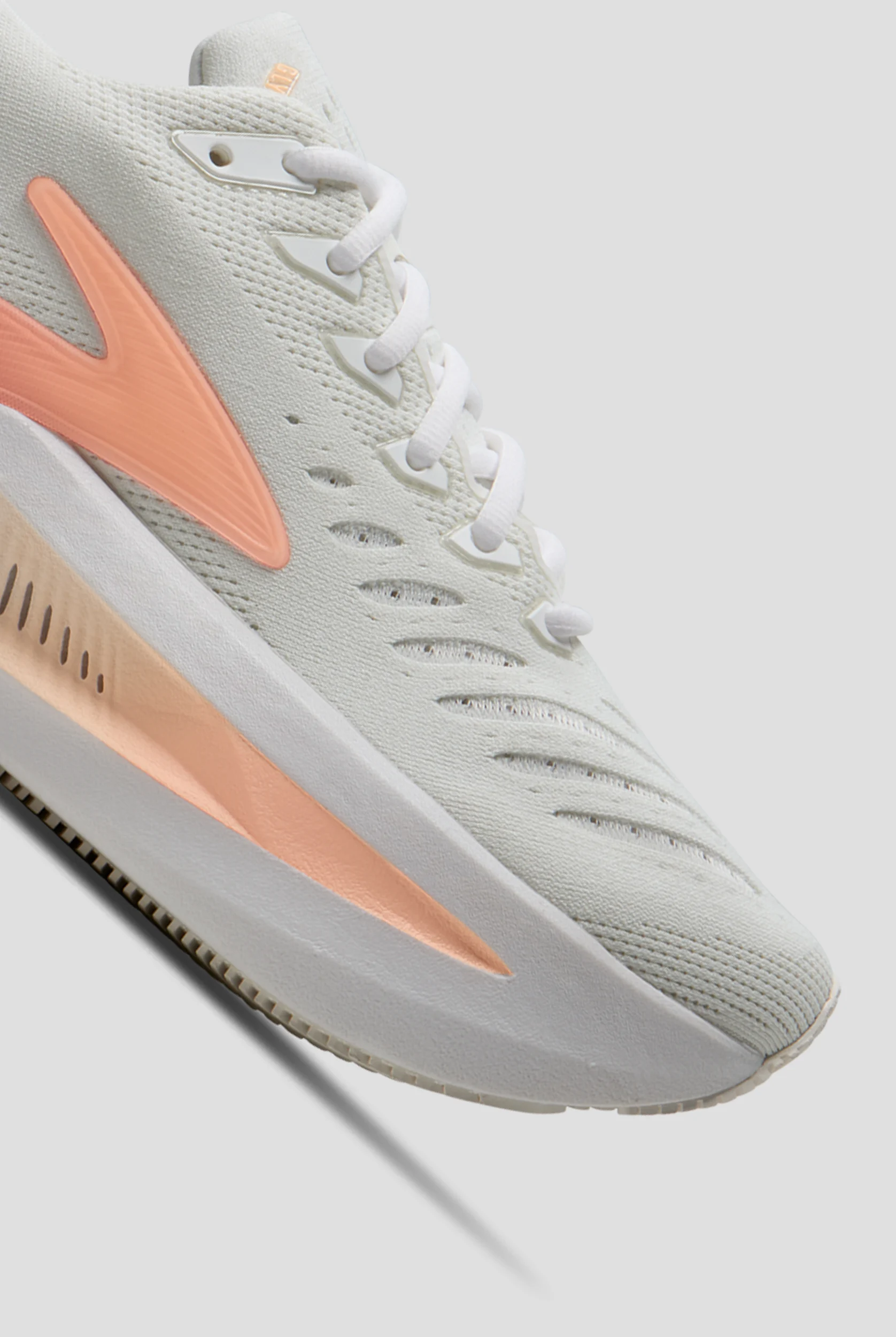 Brooks Women's Glycerin Max 2 White/Coral/Peach Athletic Lace Up Shoes