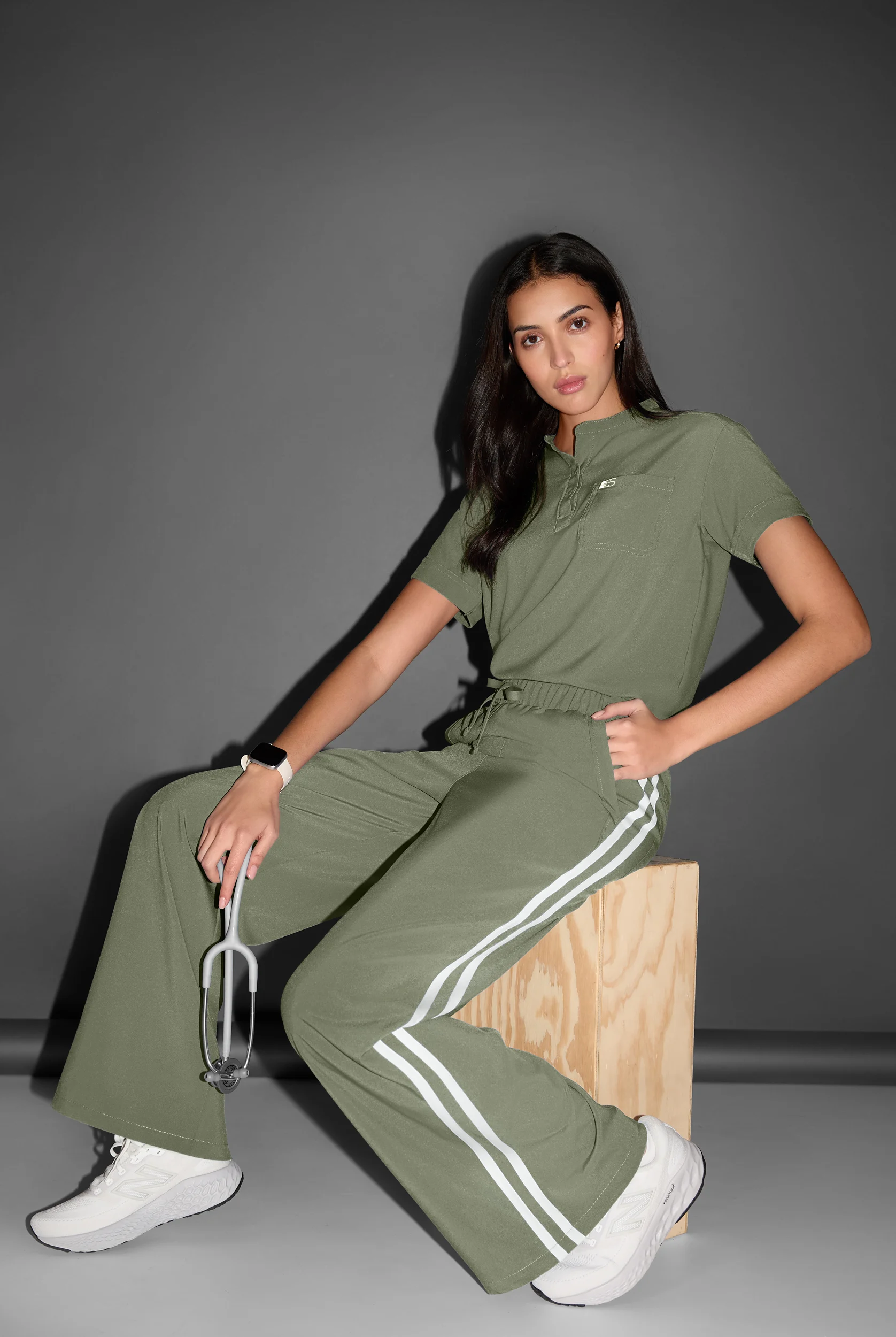 Easy STRETCH Hunter Women&rsquo;s 6-Pocket Wide Leg Track Scrub Pant