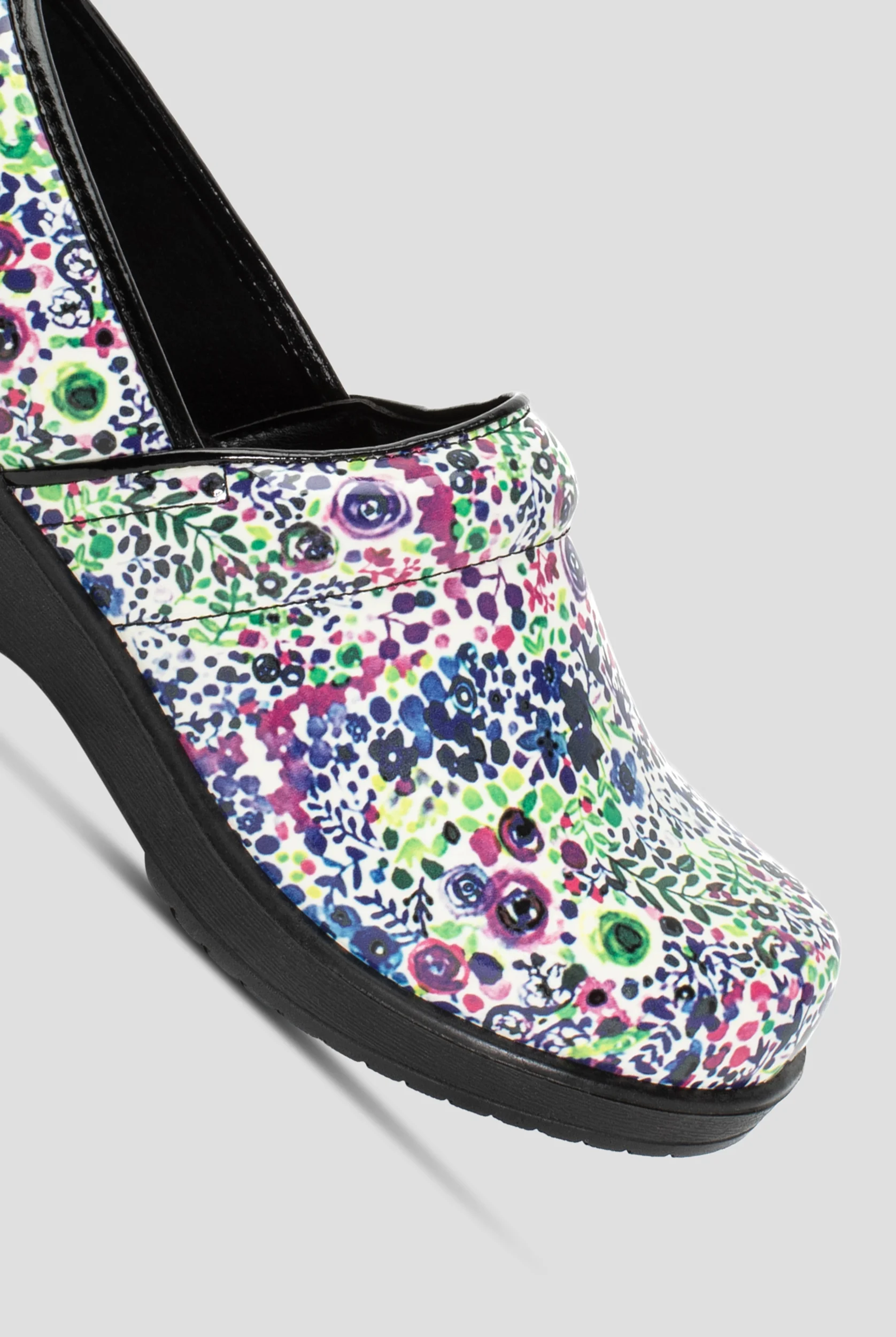 Savvy Women's Brandy Meadow Nursing Clogs