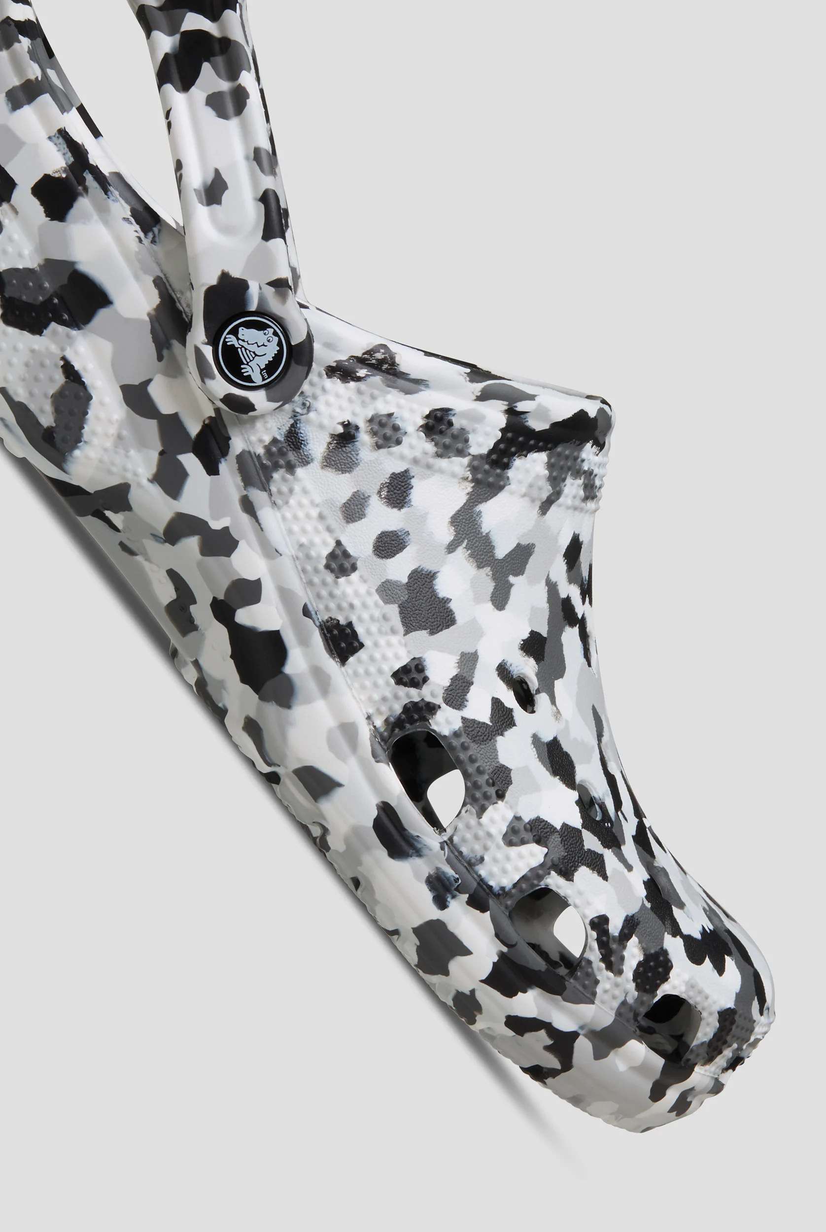 Crocs&trade; Unisex Black / White Classic Confetti Clog