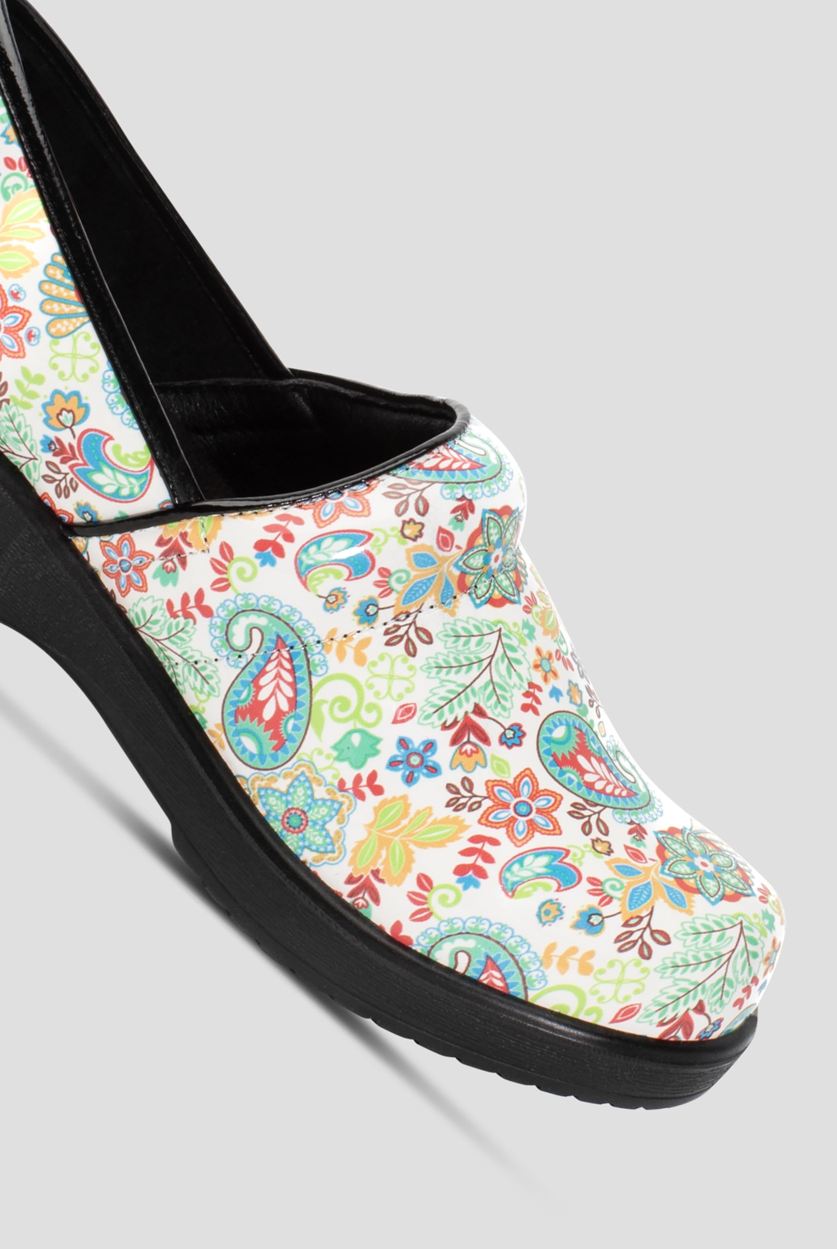 Savvy Women's Brandy Lyla White Paisley Nursing Clogs