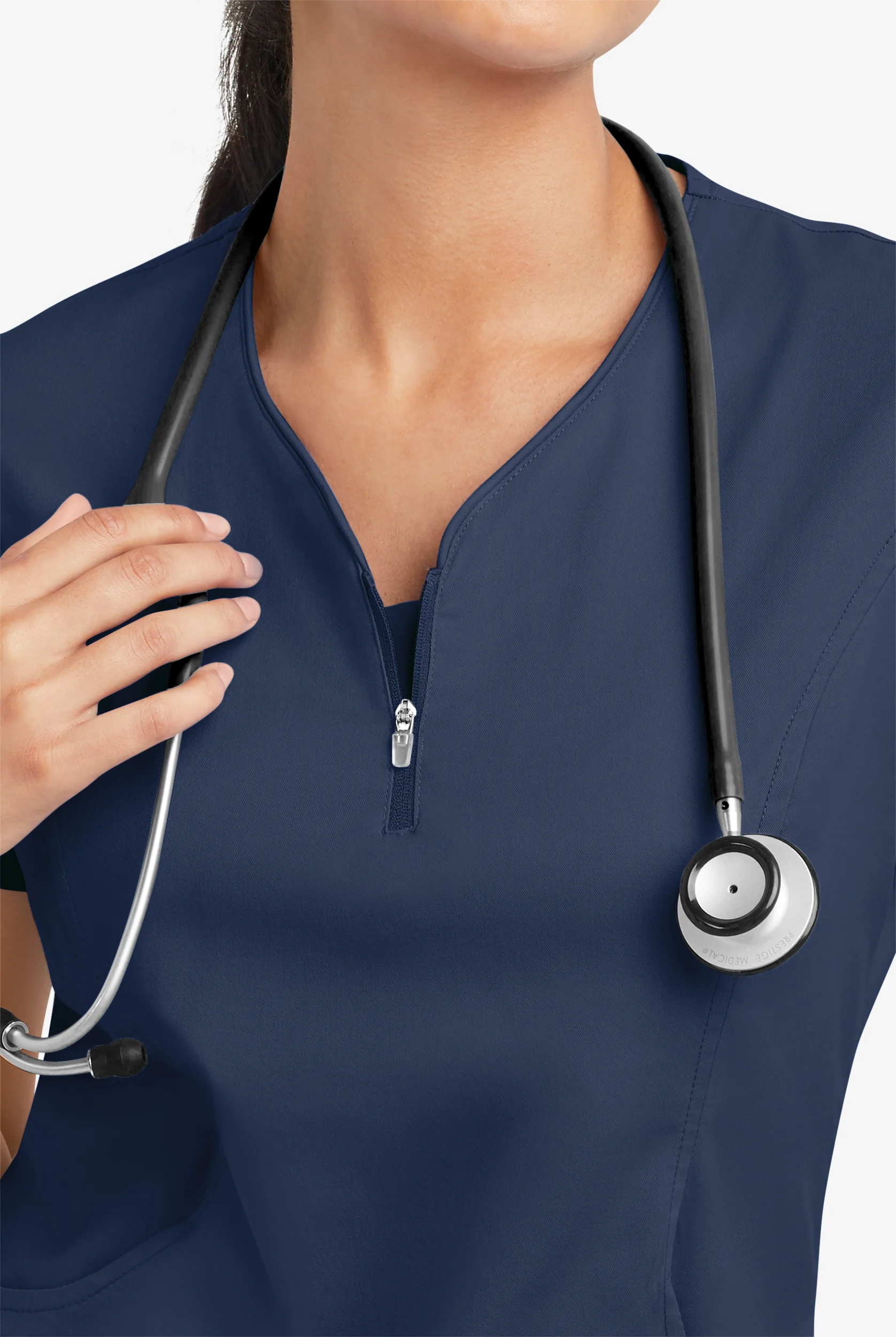 Blusa m&eacute;dica UA Butter-Soft STRETCH con cremallera en el cuello curvo y 4 bolsillos para mujer