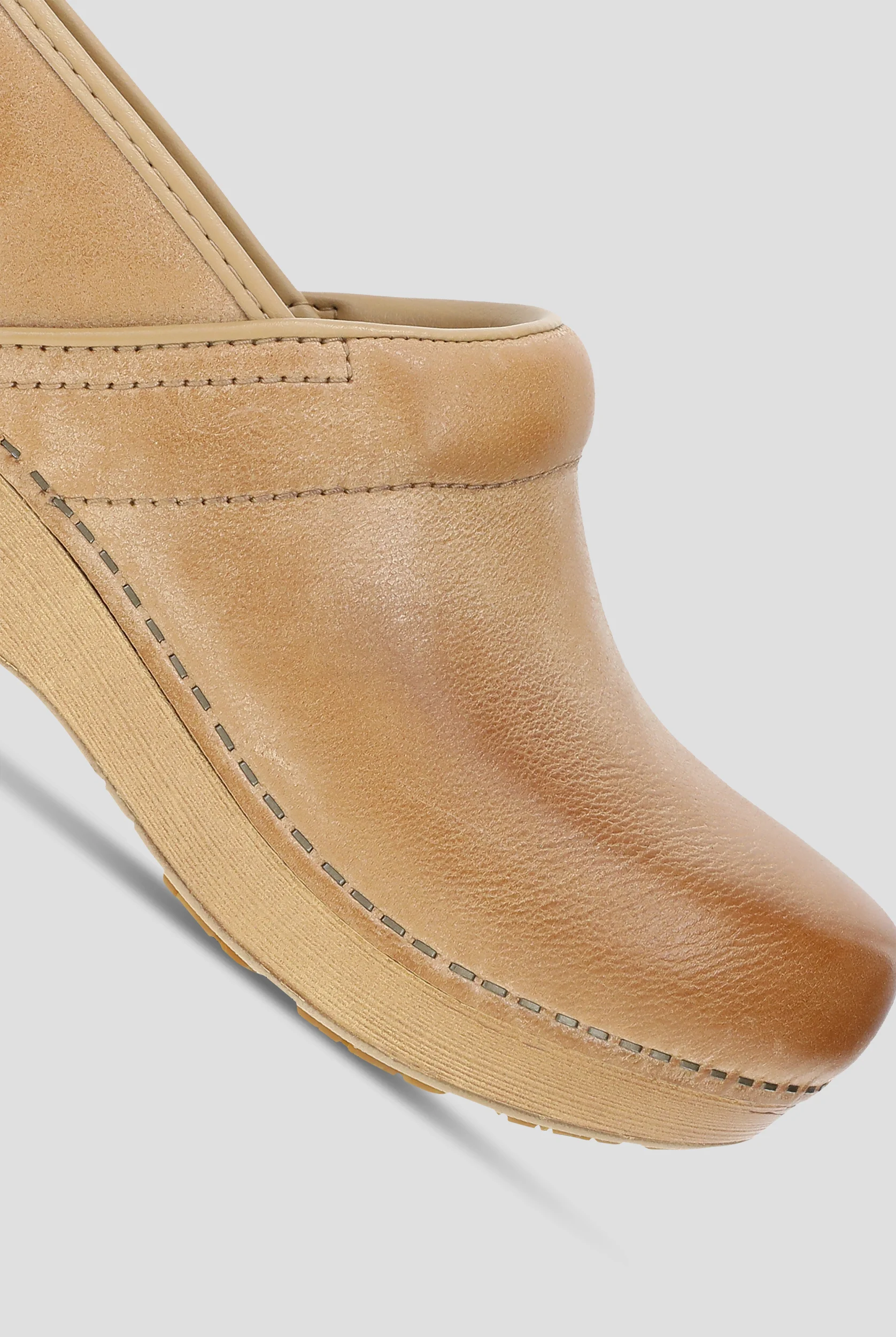 Dansko Women's XP 2.0 Slip Resistant Honey Distressed Leather Clogs