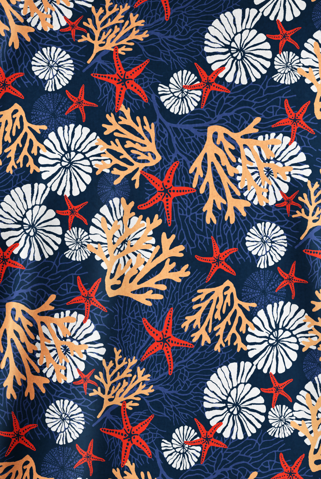 Blusa m&eacute;dica estampada Butter-Soft Originals Coral Garden Navy con cuello en V y 2 bolsillos para mujer