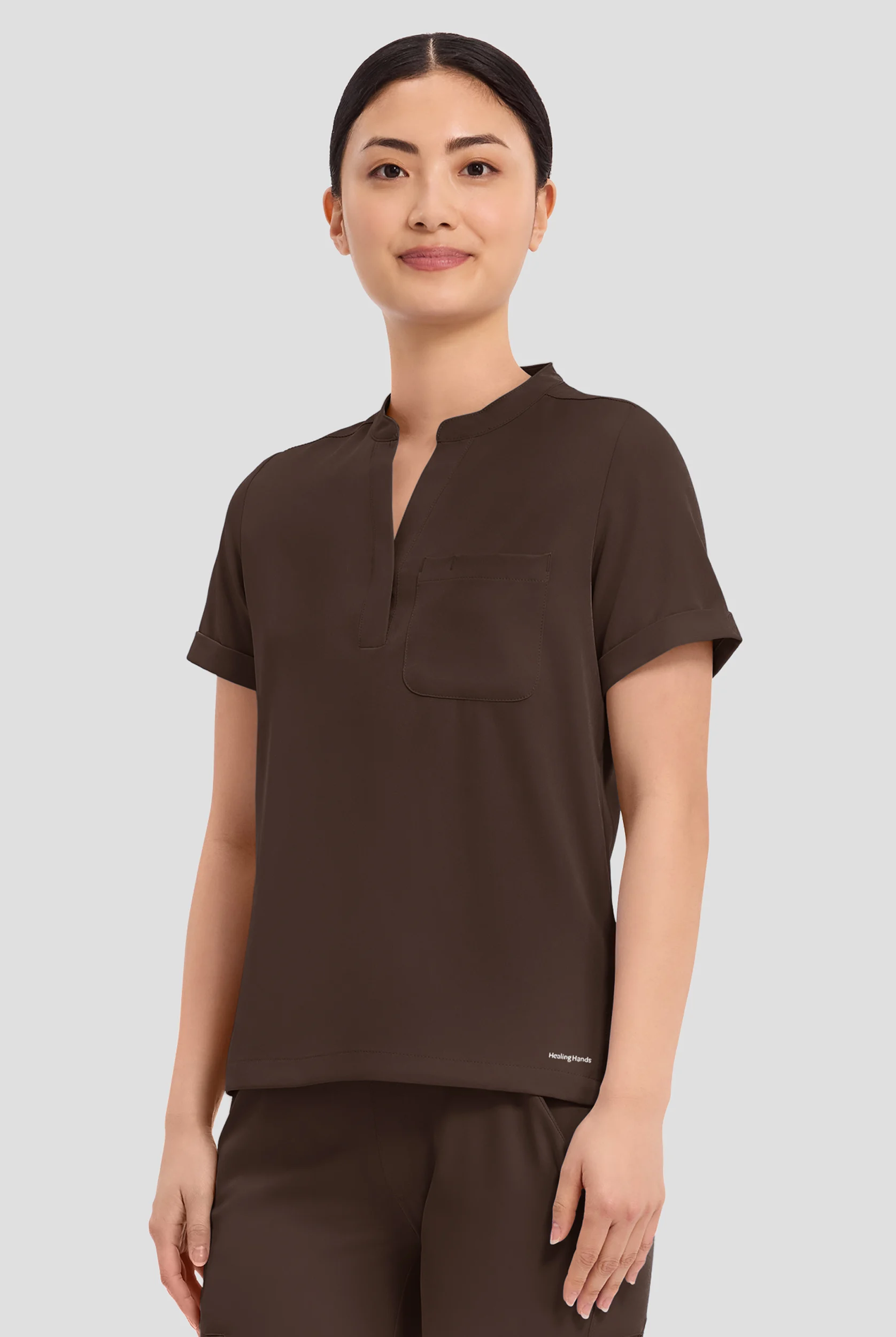 Blusa m&eacute;dica HH Works by Healing Hands Macy STRETCH con cuello mao y 1 bolsillo para mujer