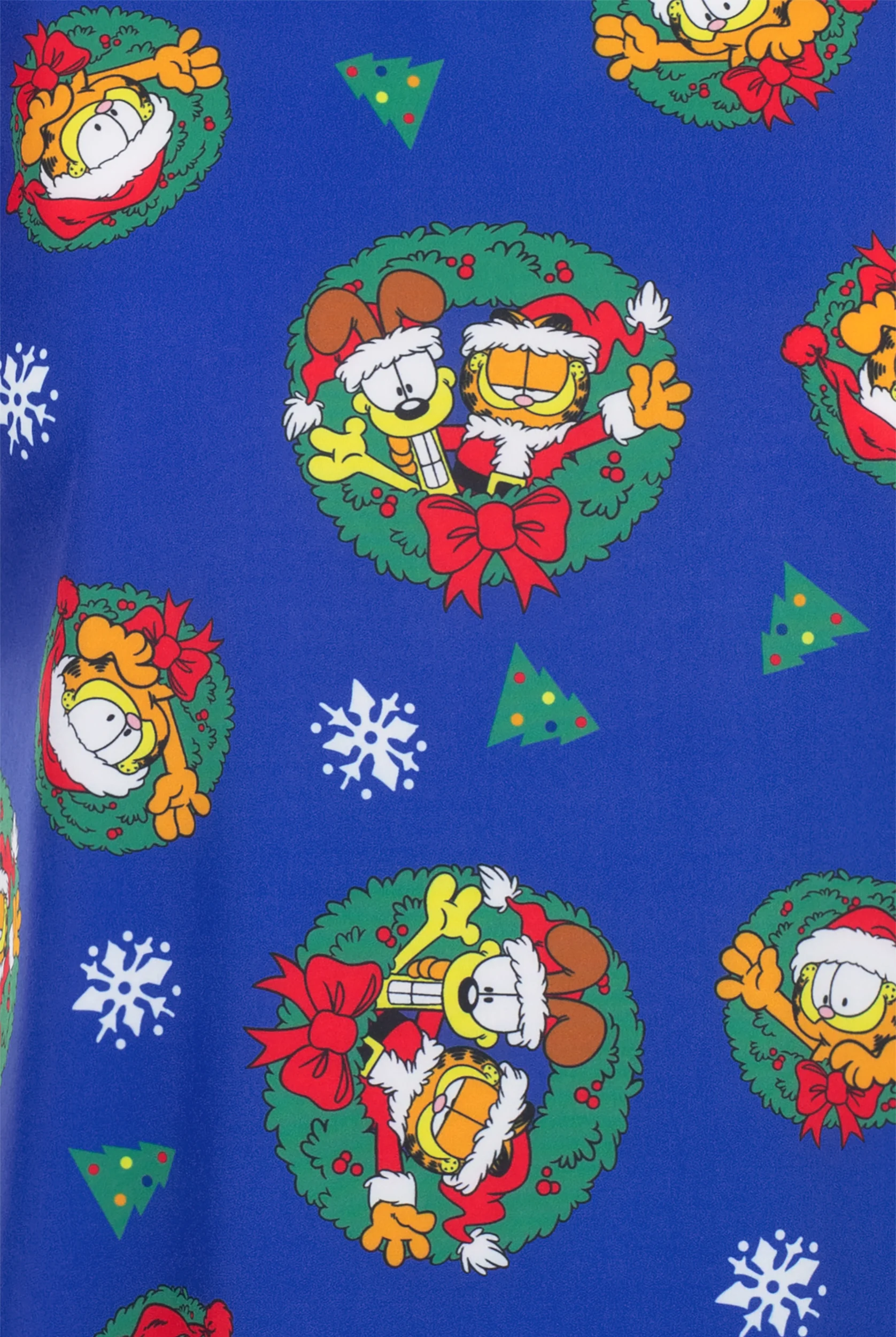 Garfield Christmas by Funscrubs Women's 2-Pocket STRETCH V-Neck Print Scrub Top