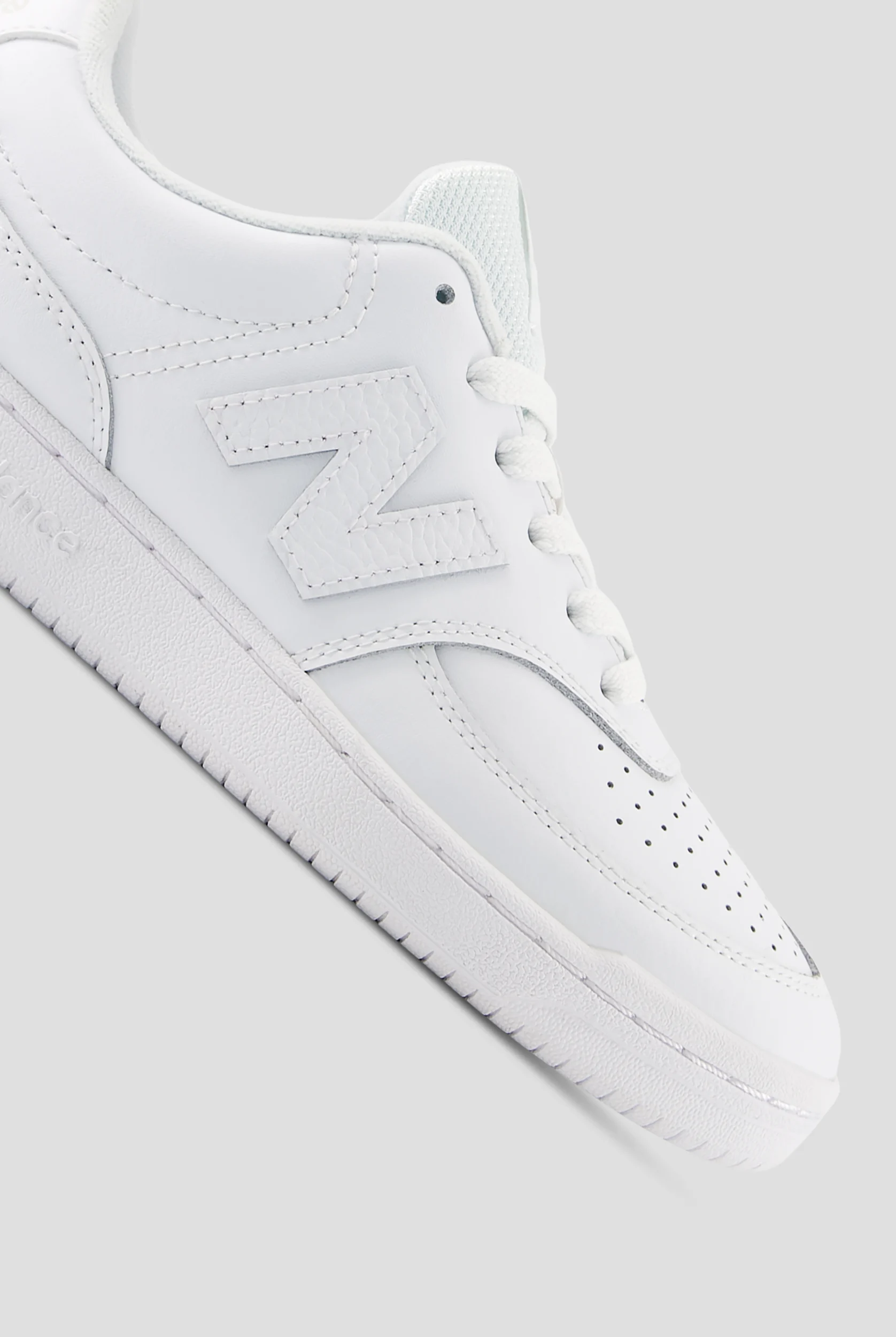 New Balance Women's White / White Athletic Lace Up Shoes