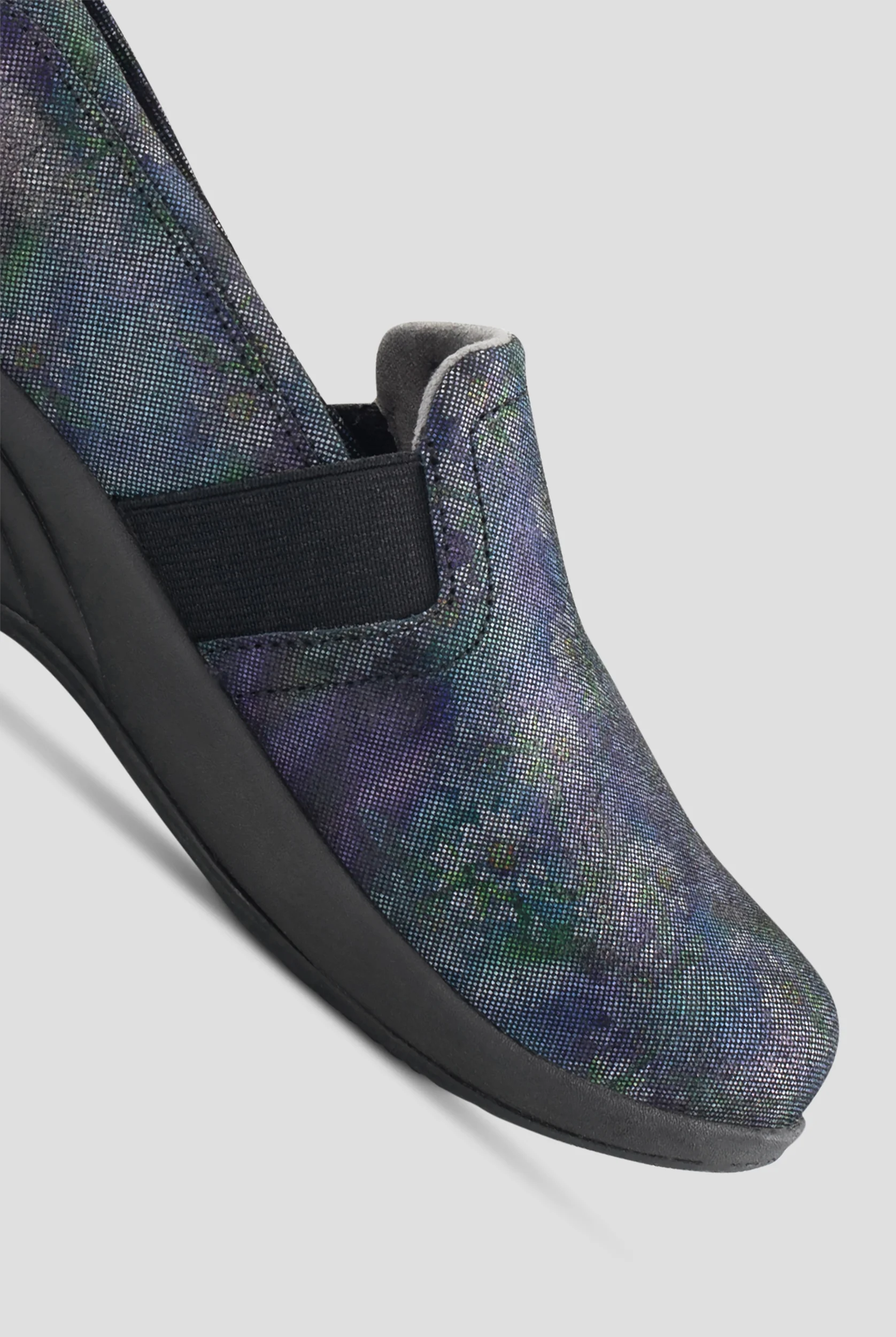 Therafit Women's Annie Haze Floral Leather Slip Resistant Slip On Shoe