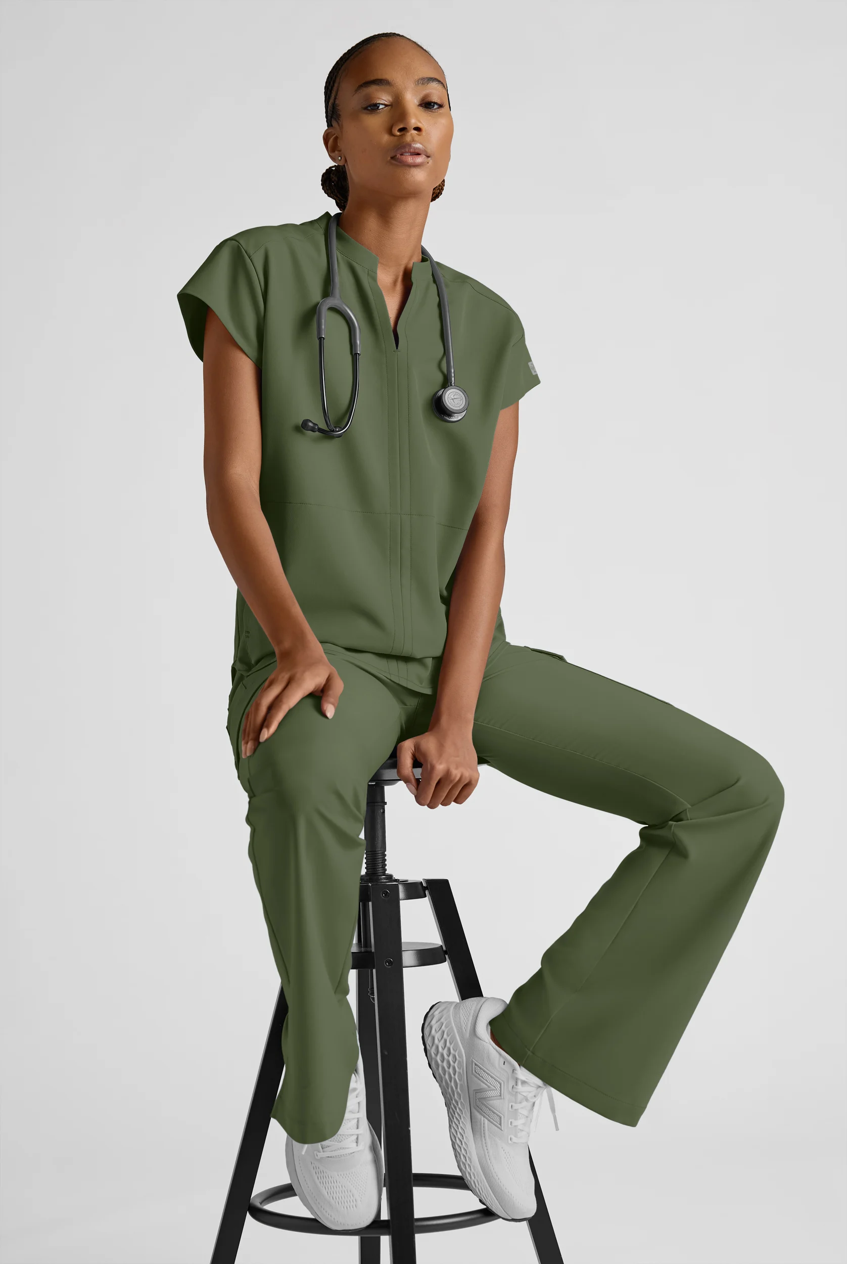 ReSurge Skye Women's 2-Pocket STRETCH Dolman Sleeve Stand Collar Scrub Top