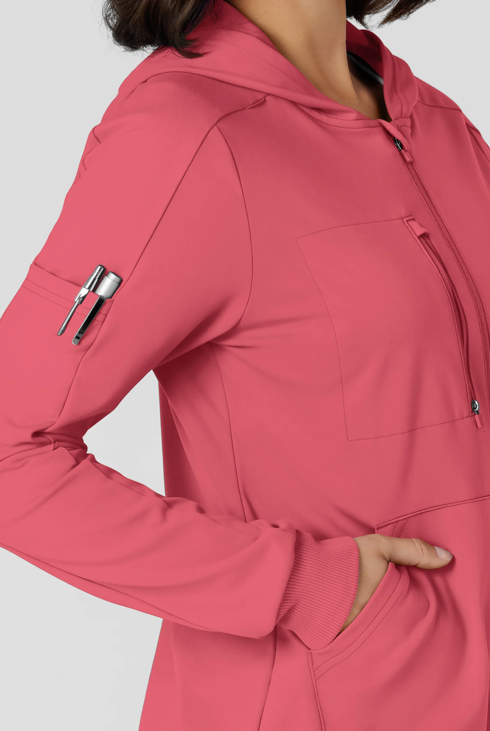 Chaqueta m&eacute;dica con capucha WonderWink Renew Knit STRETCH con cremallera y 3 bolsillos para mujer