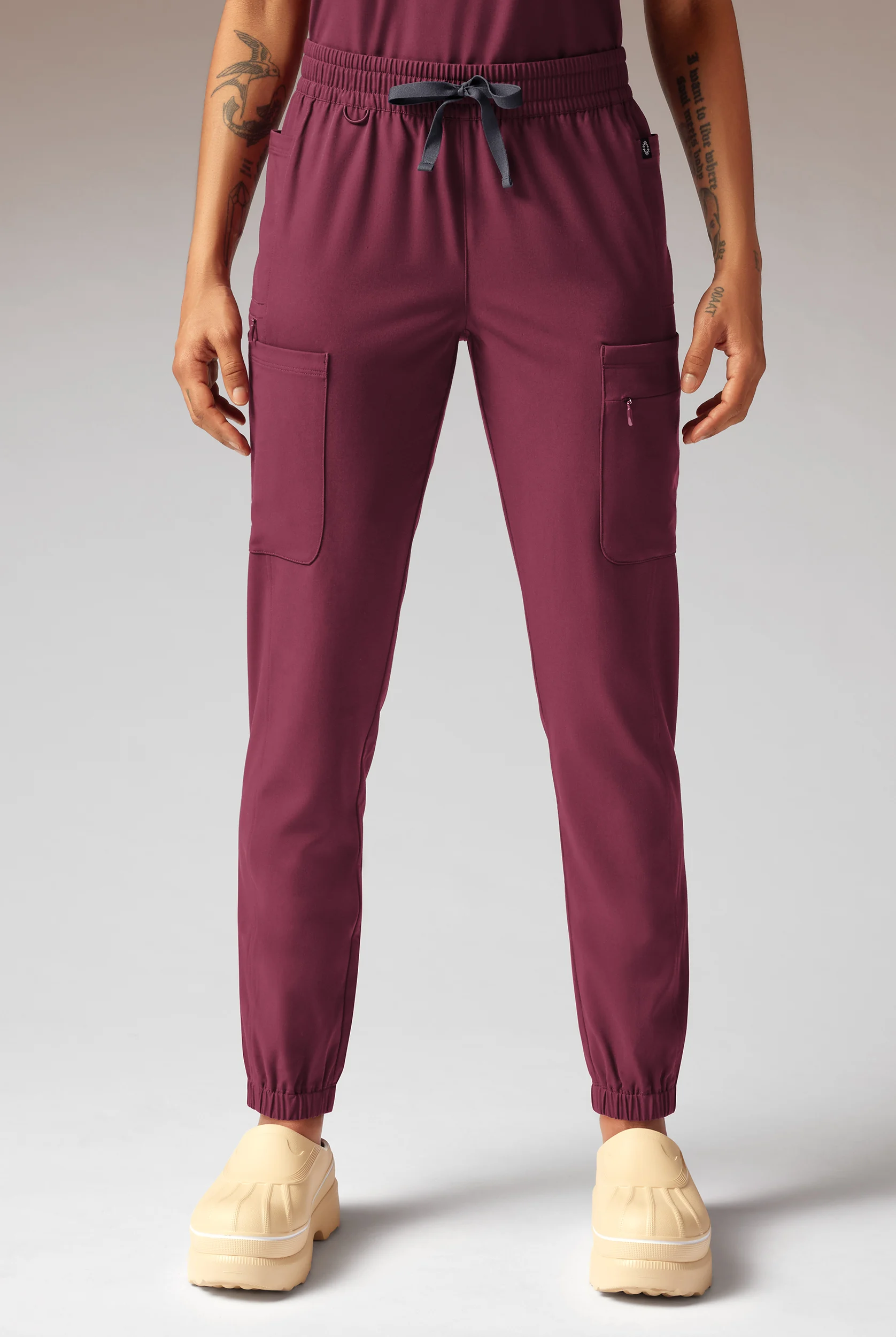 Hypothesis Cache Women&rsquo;s 6-Pocket Jogger Scrub Pant