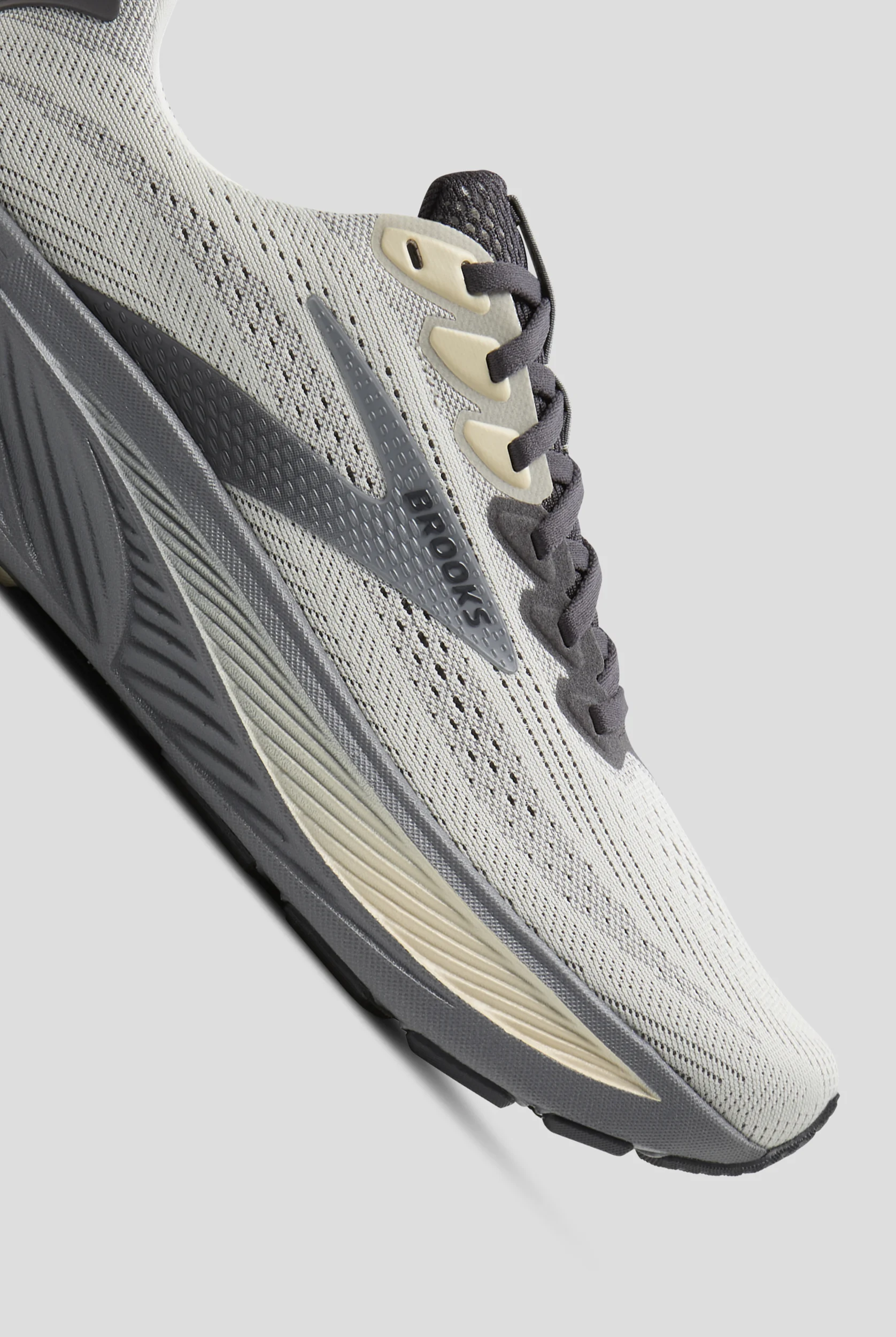 Brooks Men's Ghost 17 Vaporous Gray/Primer/Sand Athletic Lace Up Shoes