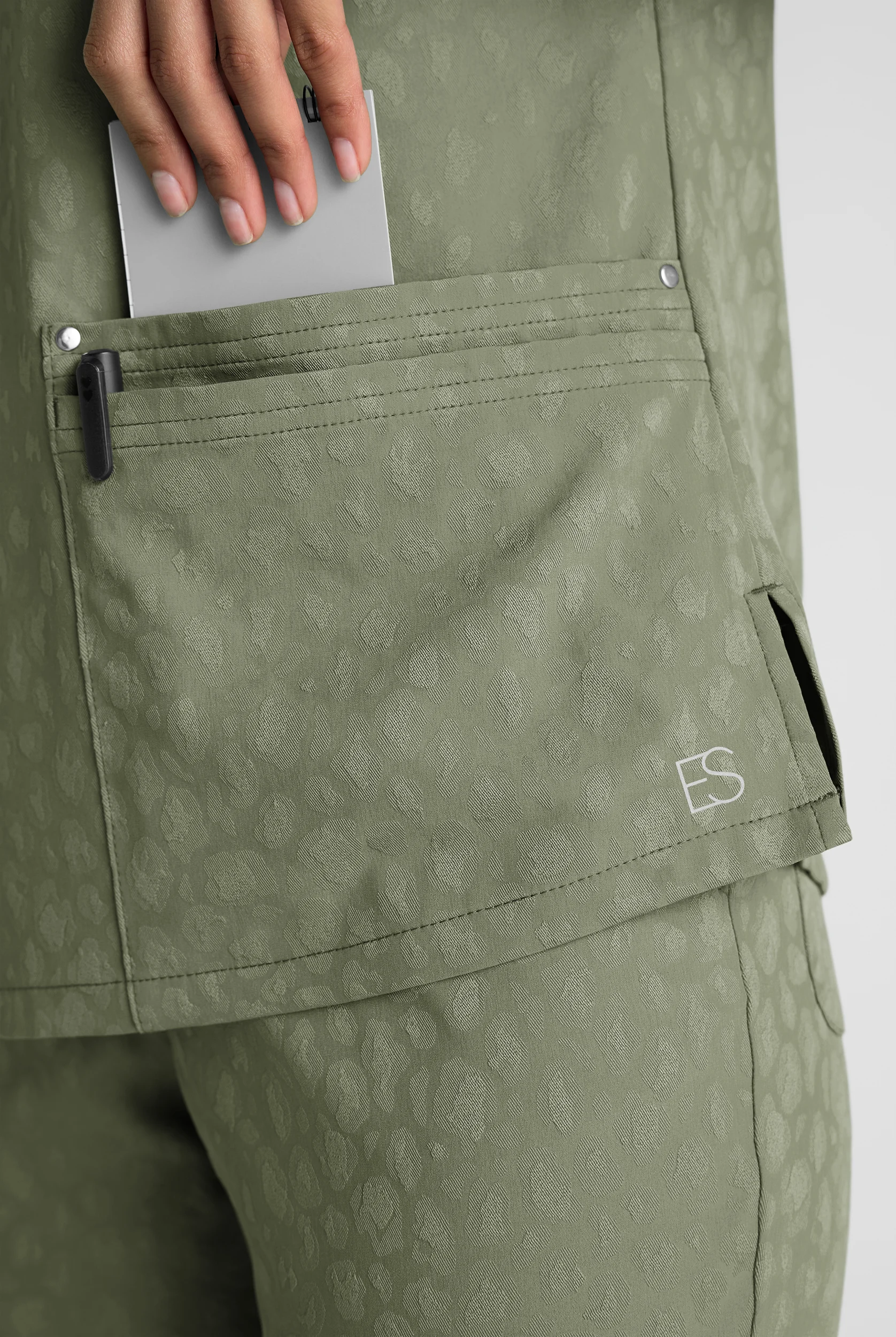 Easy STRETCH Lina Women's Jacquard 4-Pocket V-Neck Scrub Top