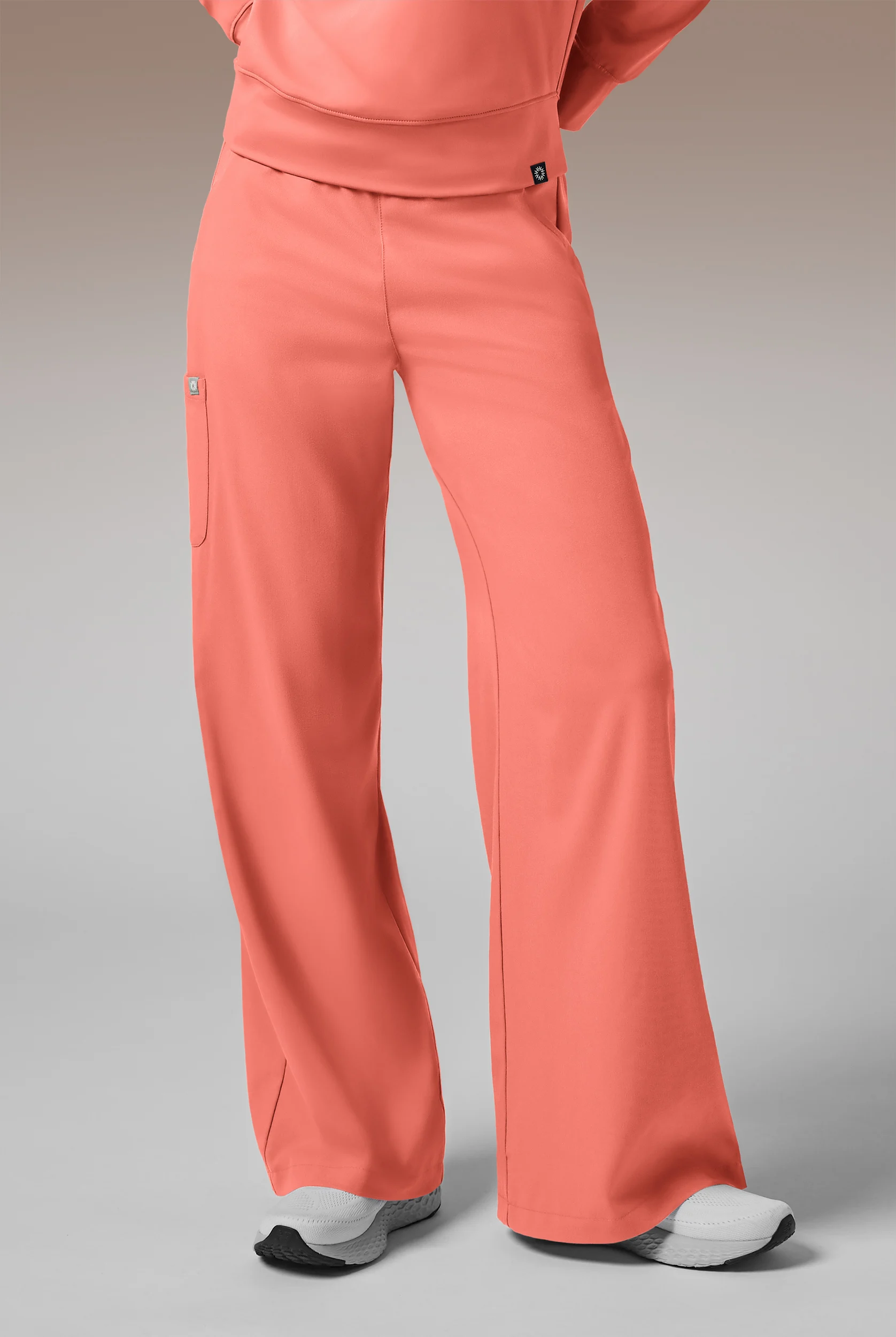 Pantal&oacute;n m&eacute;dico Hypothesis Y-Band estilo yoga con piernas anchas y 6 bolsillos para mujer