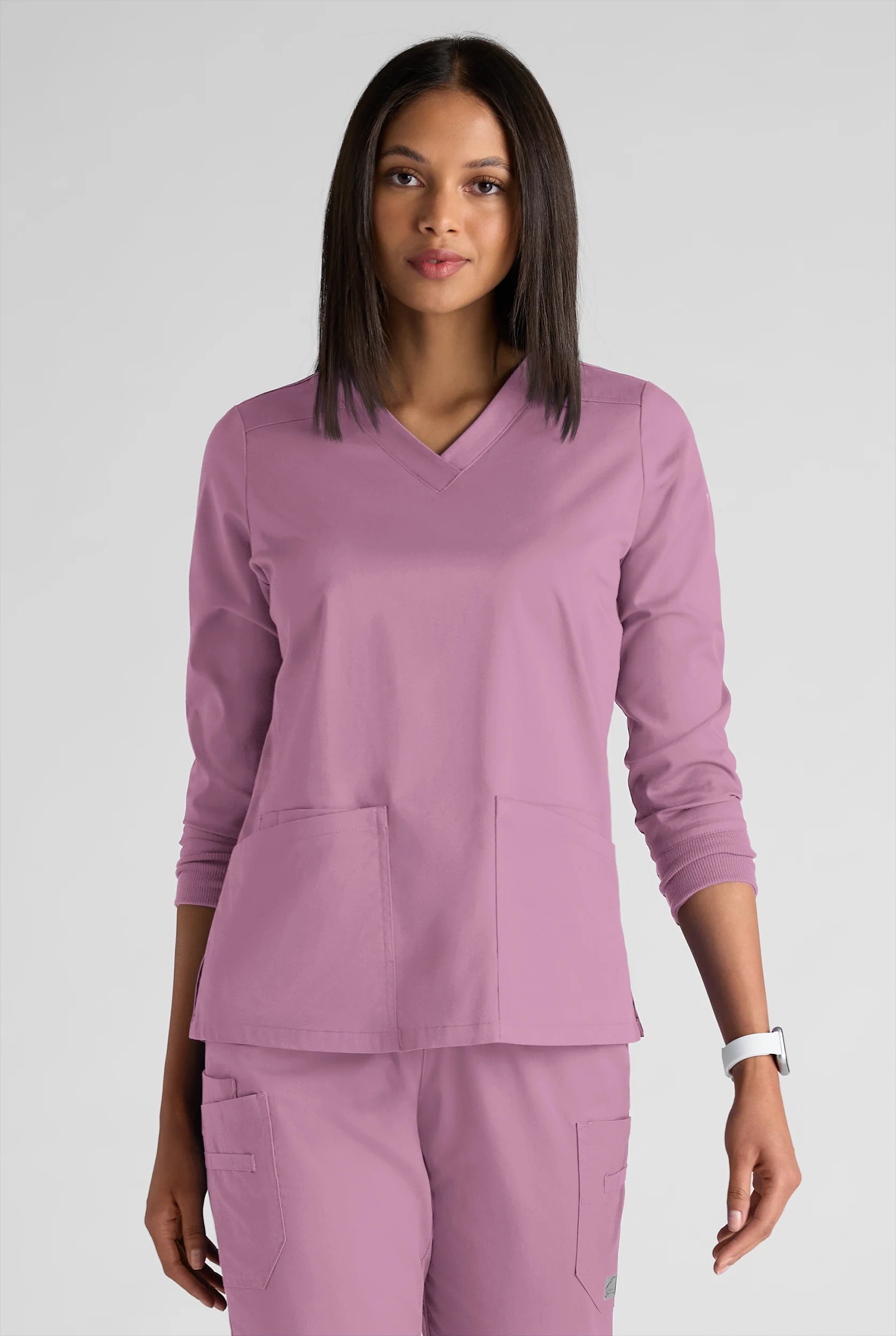 Blusa médica mangas 3/4 Butter-Soft STRETCH con cuello en V y 4 bolsillos para mujer