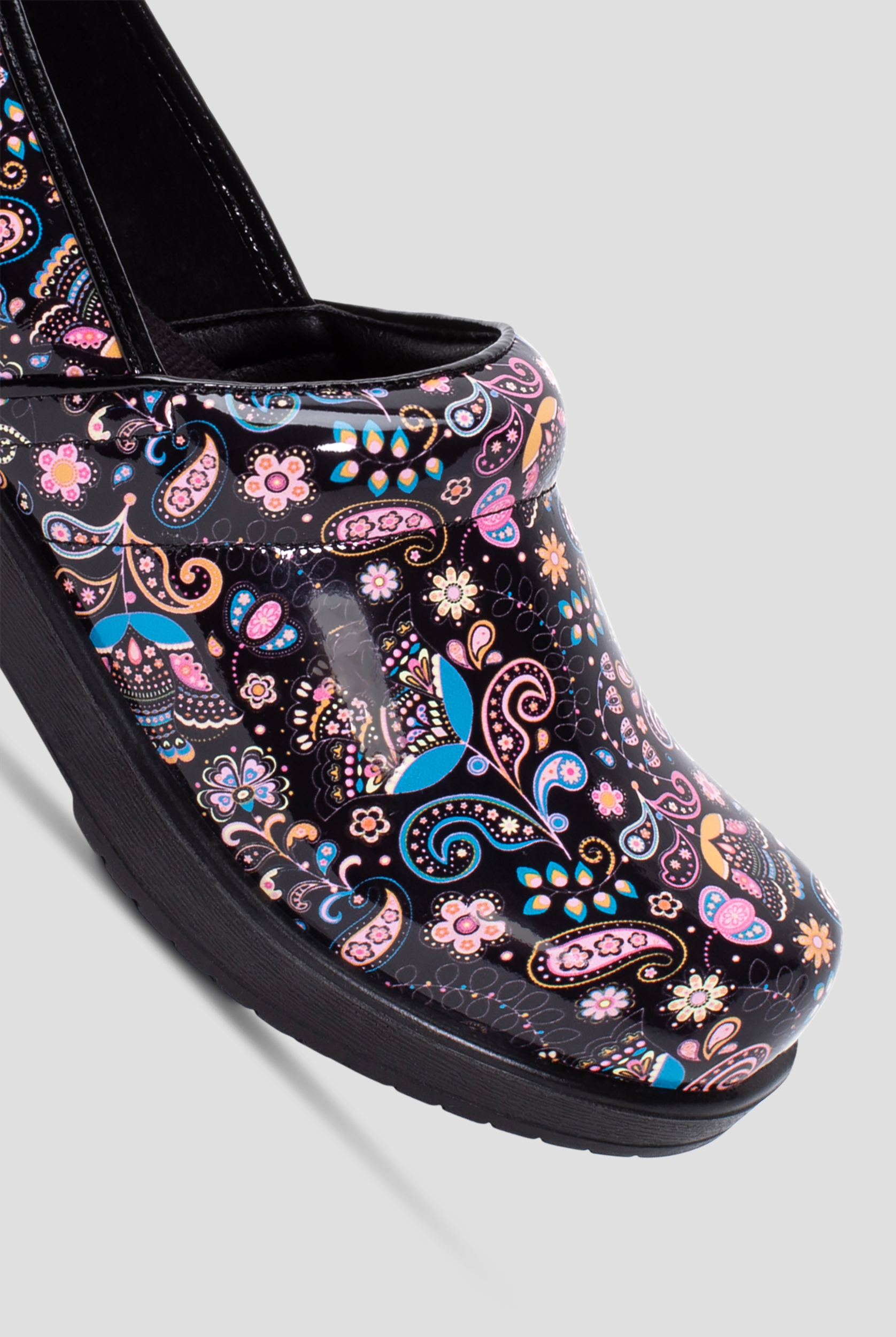 Savvy Women's Brandy Karma Black Paisley Clogs