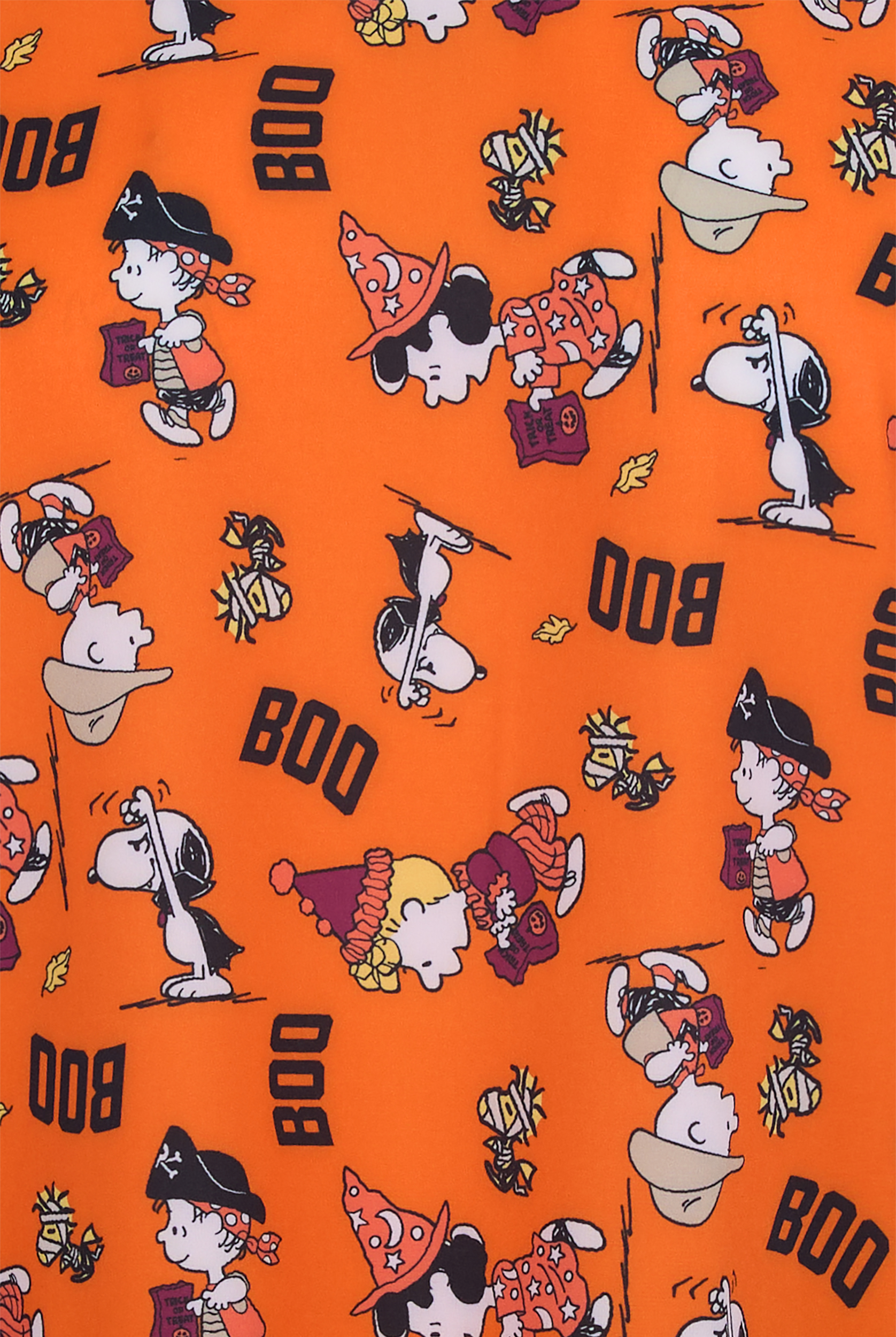 Blusa médica estampada Peanuts Snoopy "BOO" by Funscrubs STRETCH con cuello en V y 2 bolsillos para mujer