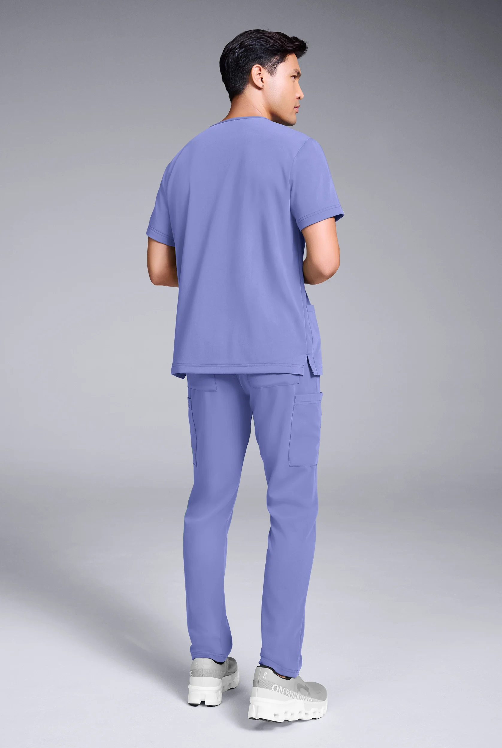 Camisa m&eacute;dica Hypothesis S-R Shift Ready con cuello en V y 4 bolsillos para hombre
