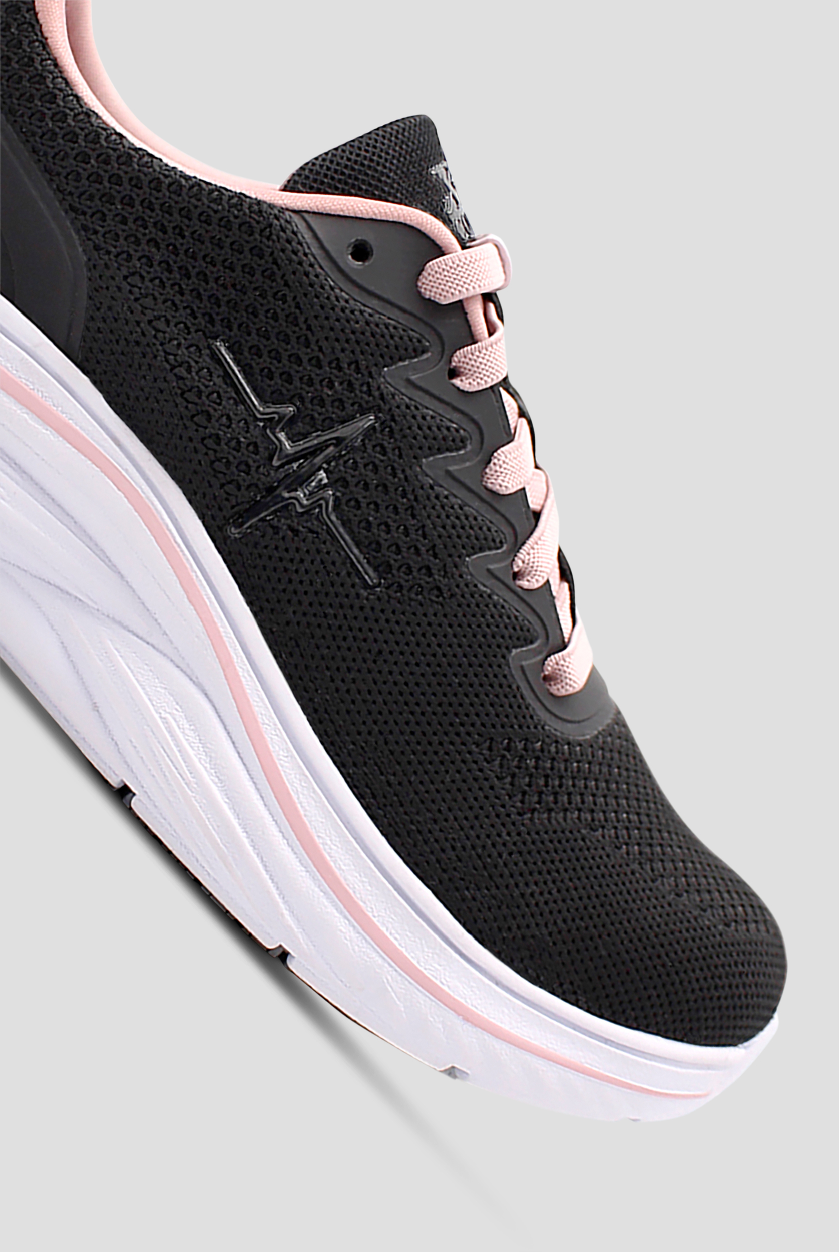 LaForst Women's Extreme Comfort Slip-Resistant Gliders Heartbeat Black/Pink Bungee Athletic Shoes