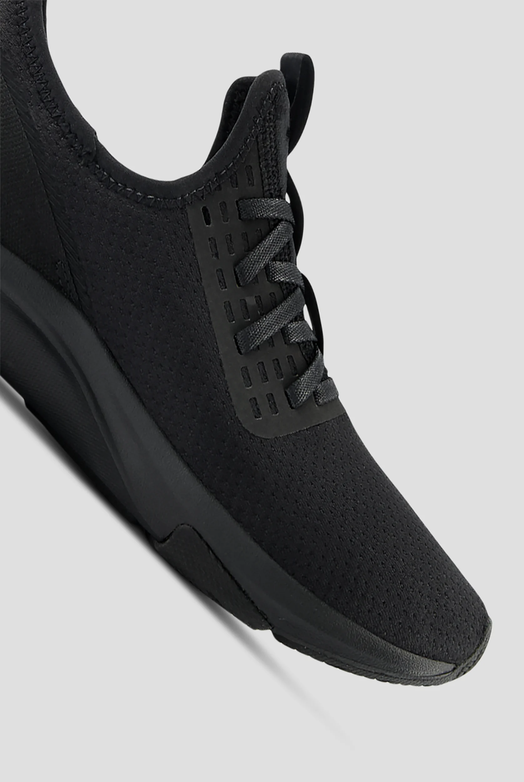 New Balance Women's DynaSoft Nergize Sport v2 Black/Gold Metallic Athletic Lace Up Nursing Shoes