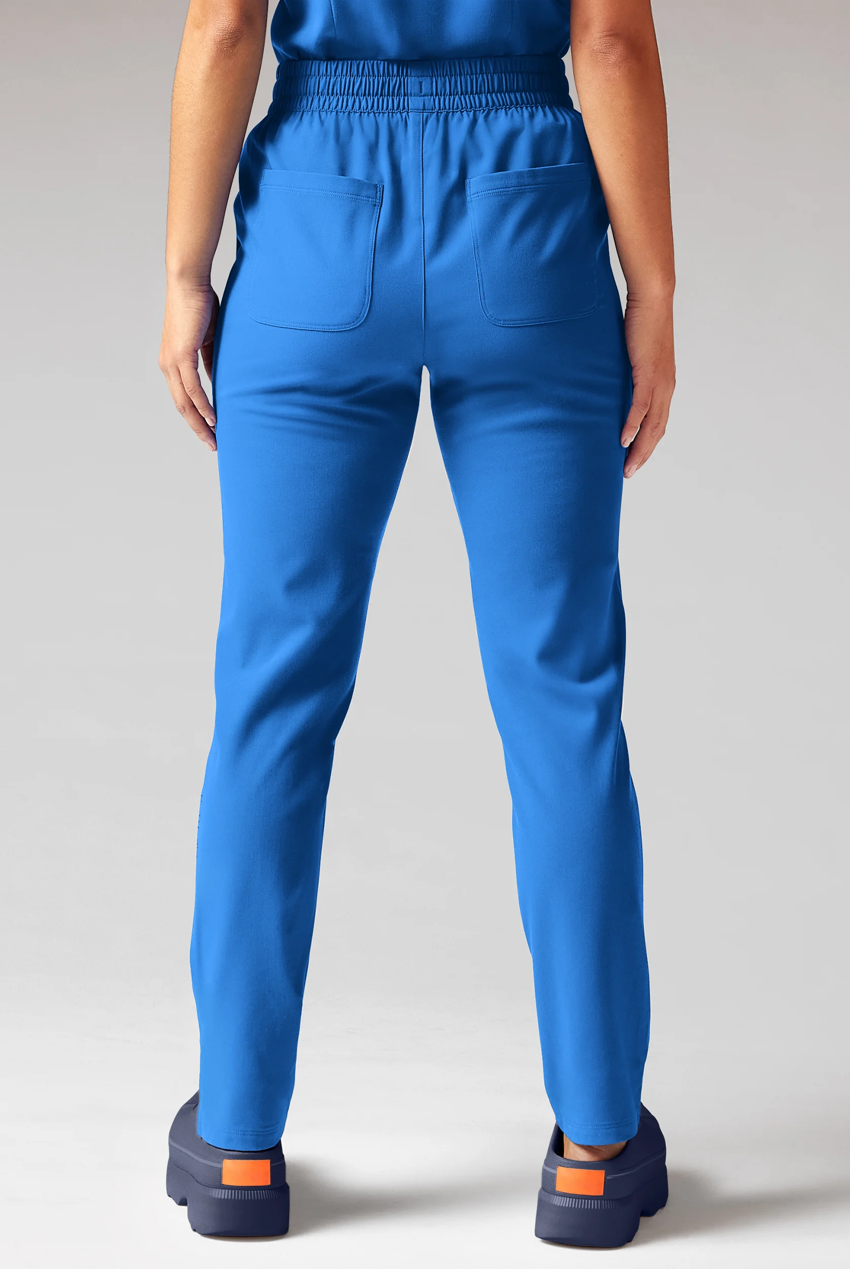 Pantal&oacute;n m&eacute;dico Hypothesis A-D All Duty con 6 bolsillos y piernas rectas para mujer