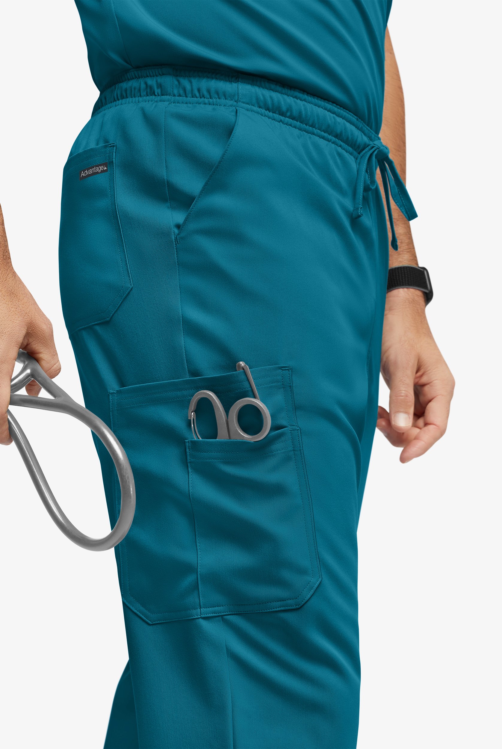 Pantalón médico UA Advantage STRETCH estilo cargo con 5 bolsillos para hombre